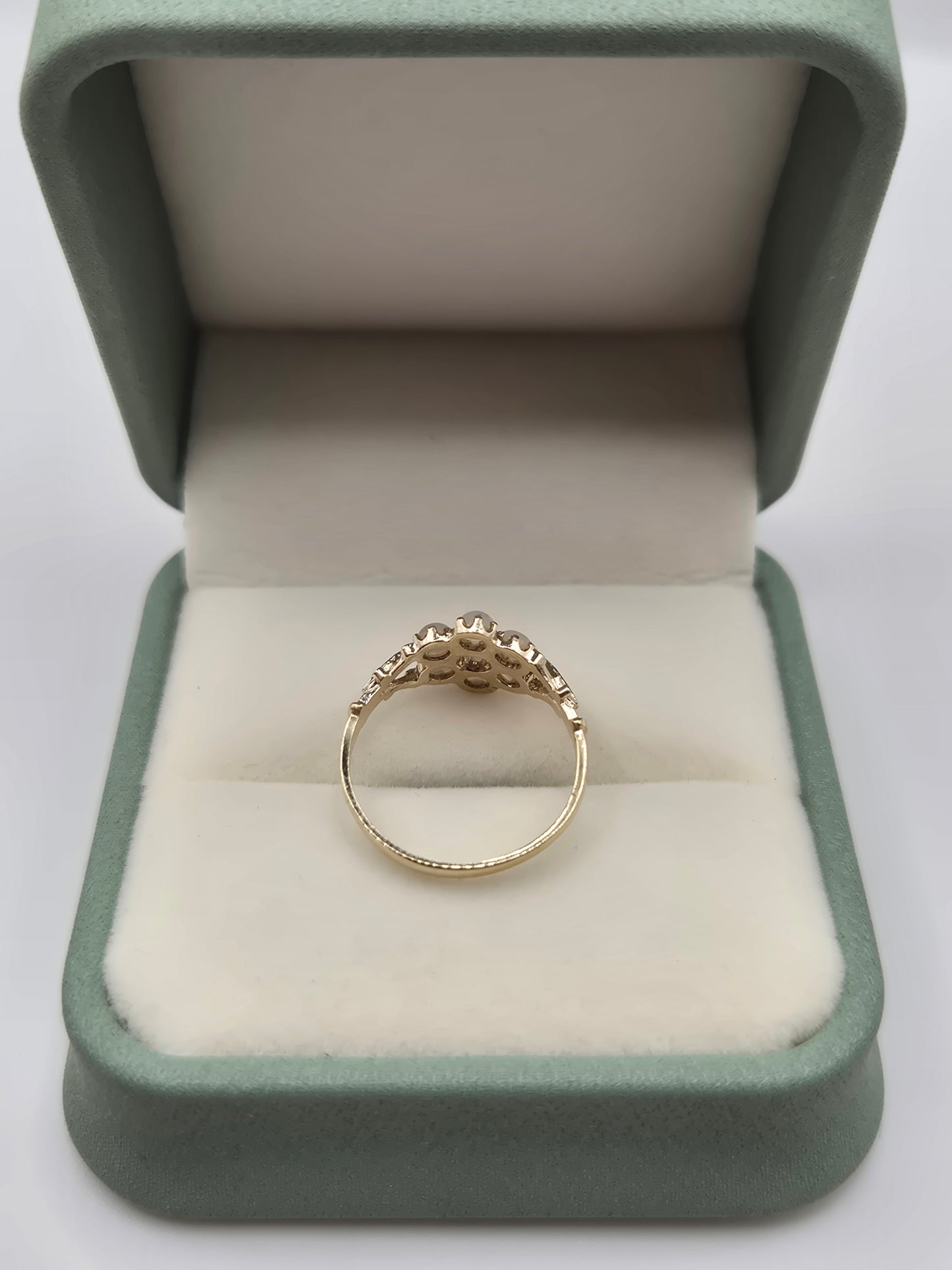 9ct gold moonstone cluster ring