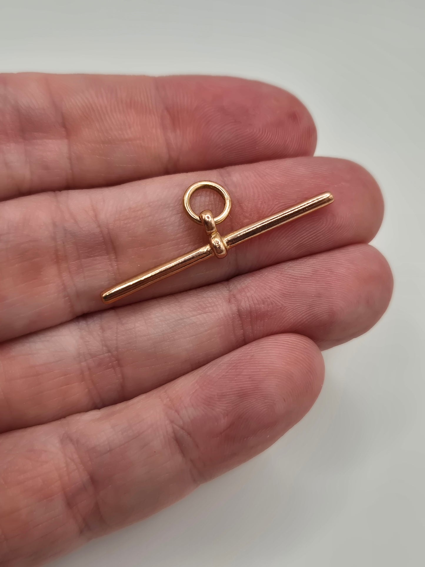 9ct rose gold T-Bar pendant