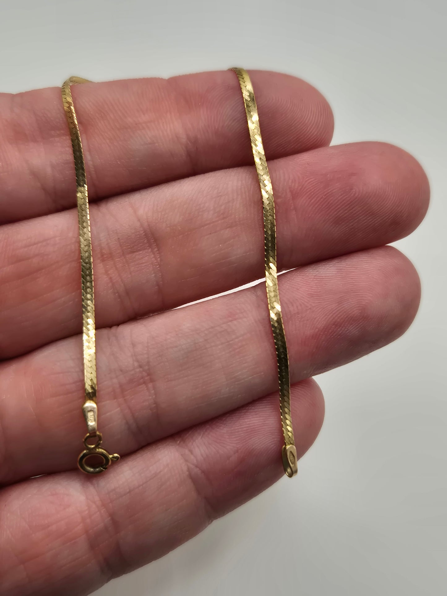 9ct gold herringbone bracelet (1)
