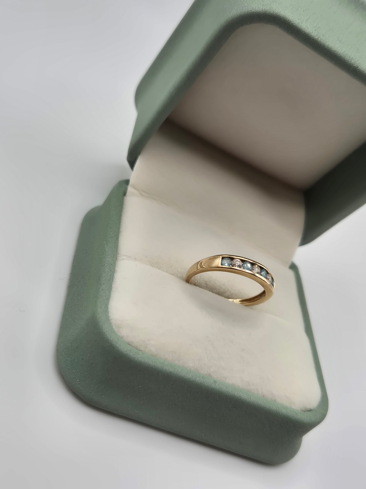9ct gold topaz ring