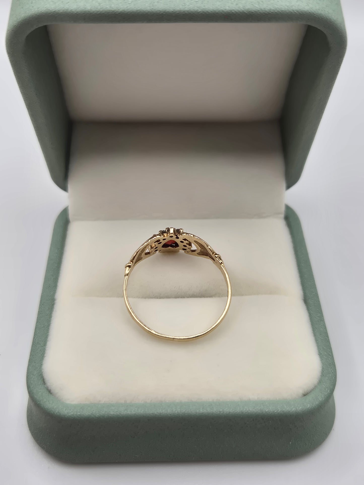 9ct gold garnet and cz claddagh ring