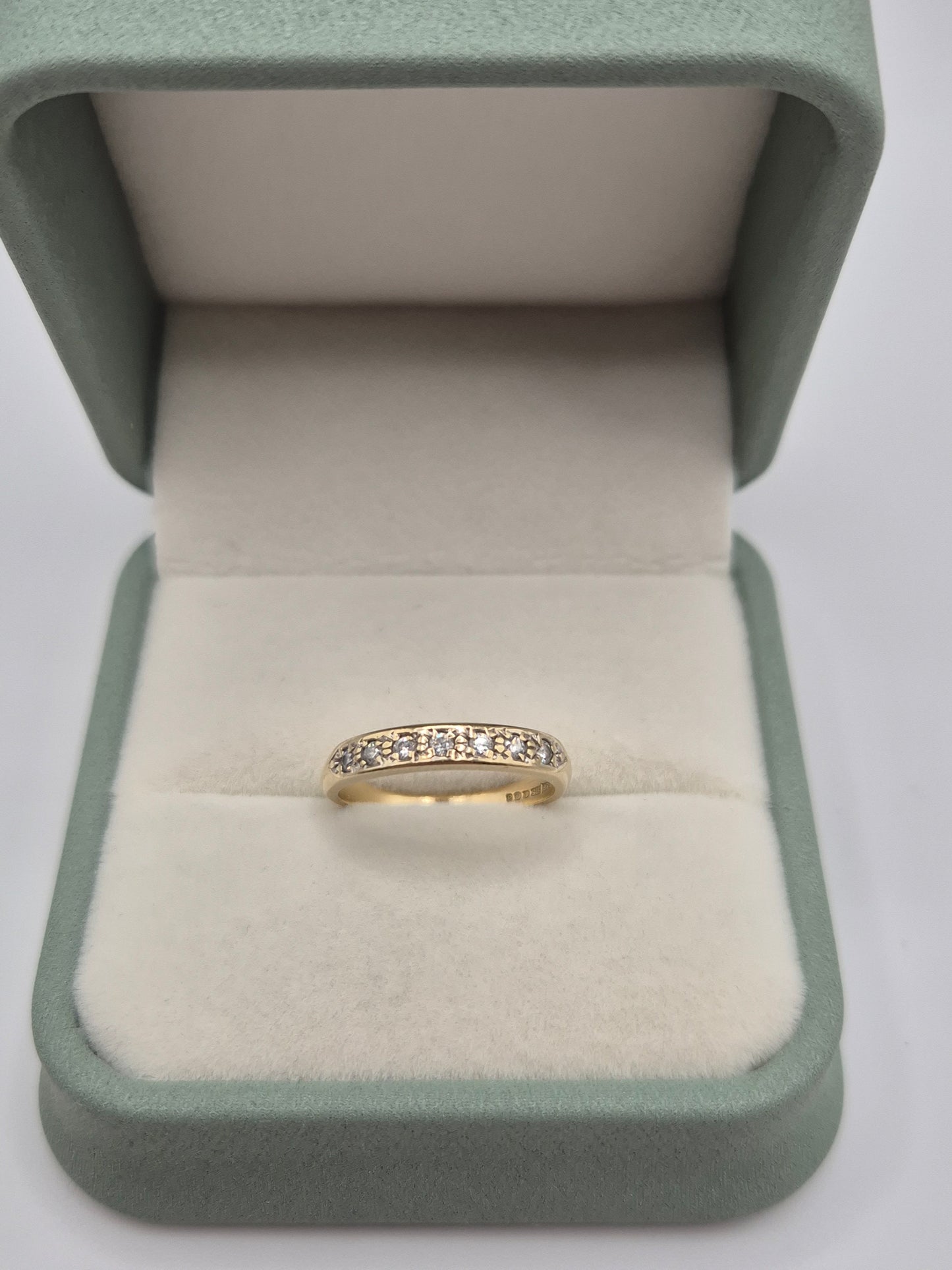 9ct gold cz ring