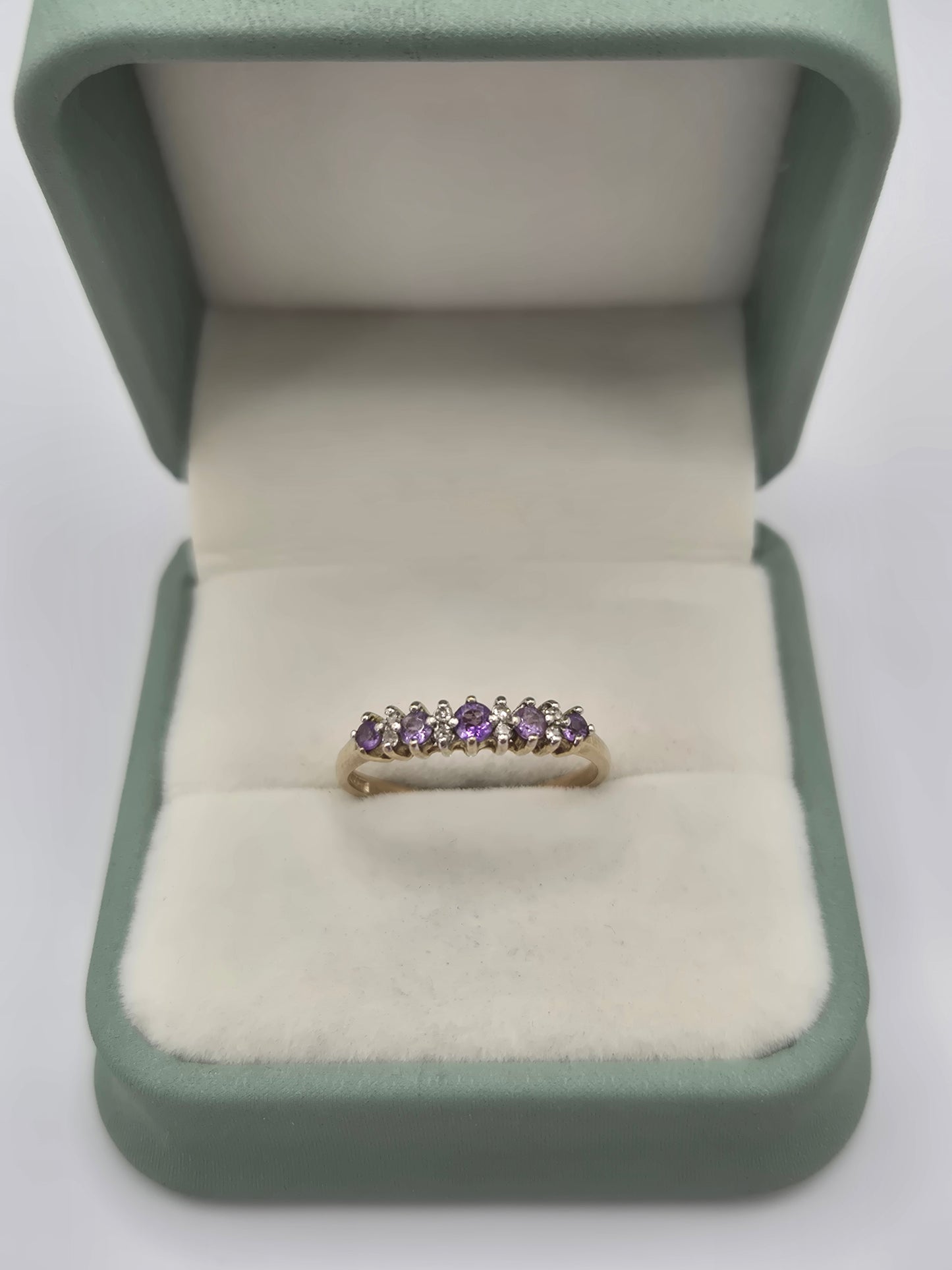 9ct gold amethyst and diamond ring