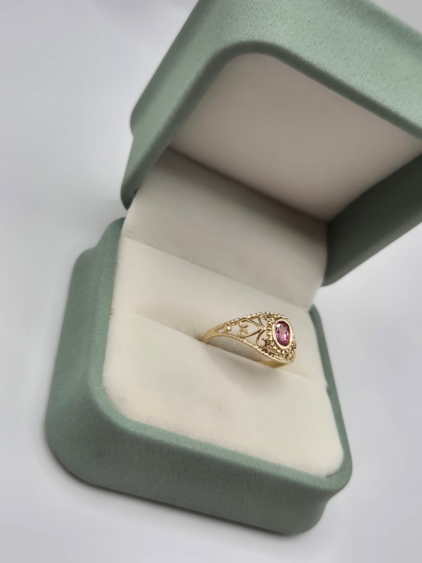 9ct gold pink topaz ring