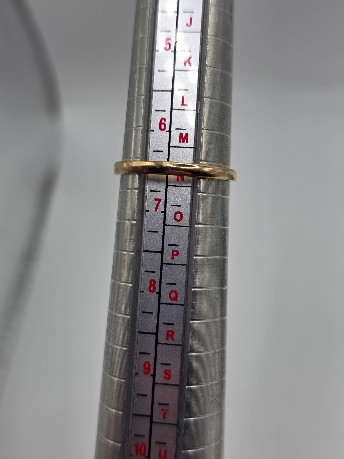 9ct gold emerald and diamond ring