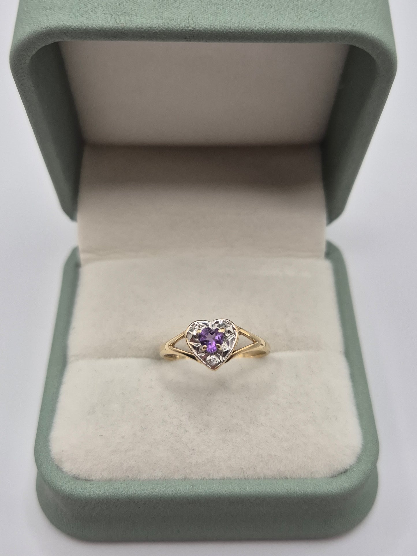9ct gold amethyst and diamond heart ring