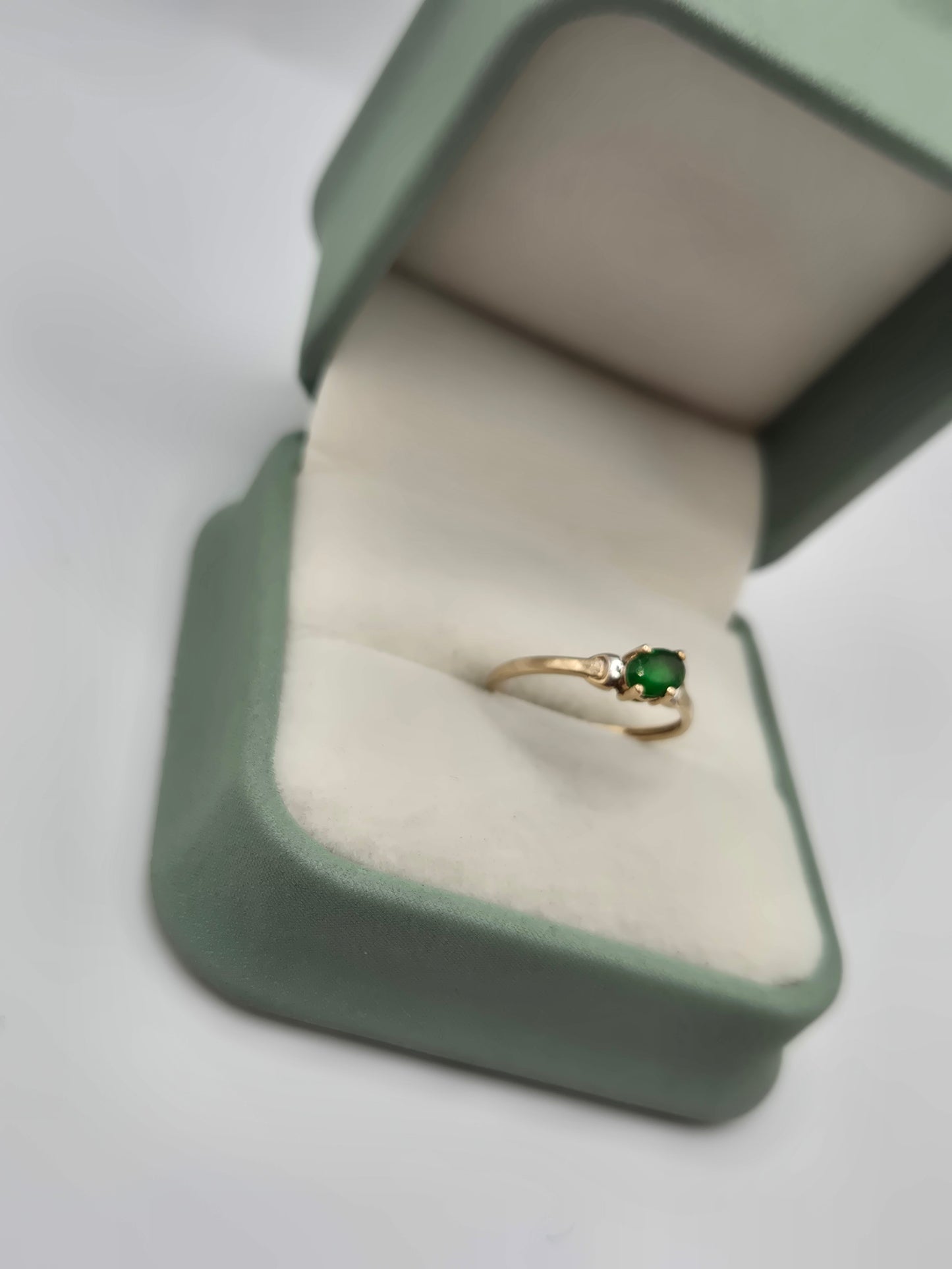 9ct gold diopside ring