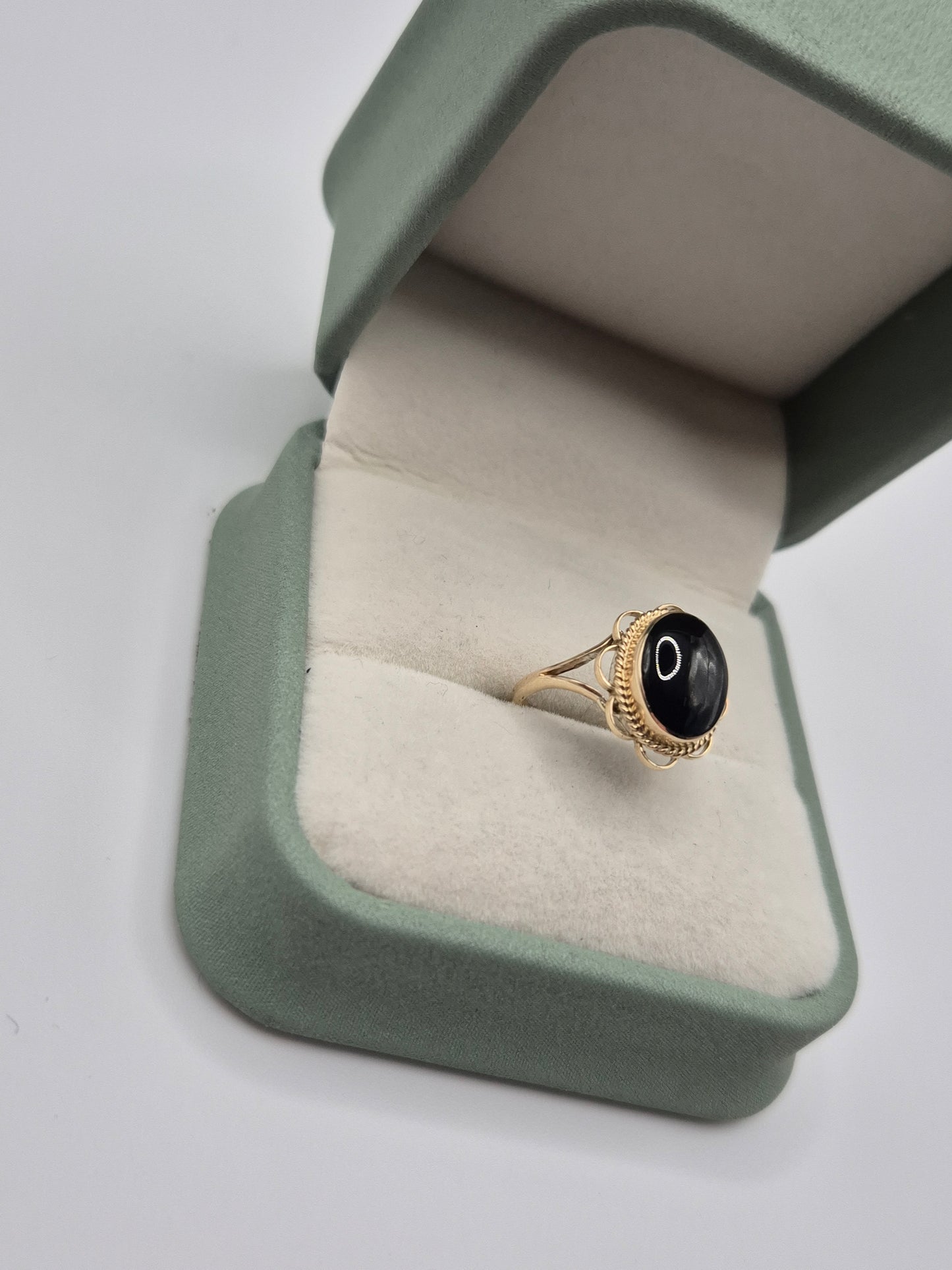 9ct gold onyx signet ring
