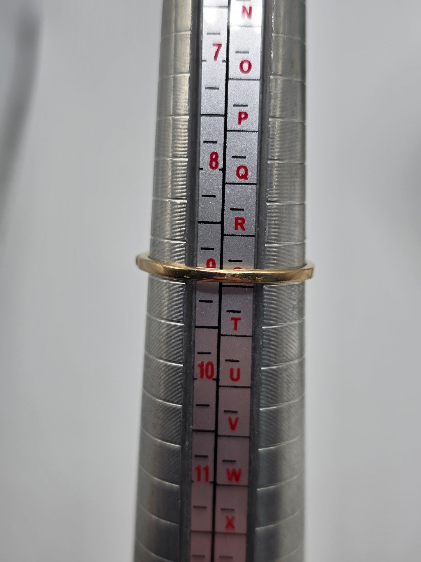 9ct gold yellow sapphire ring