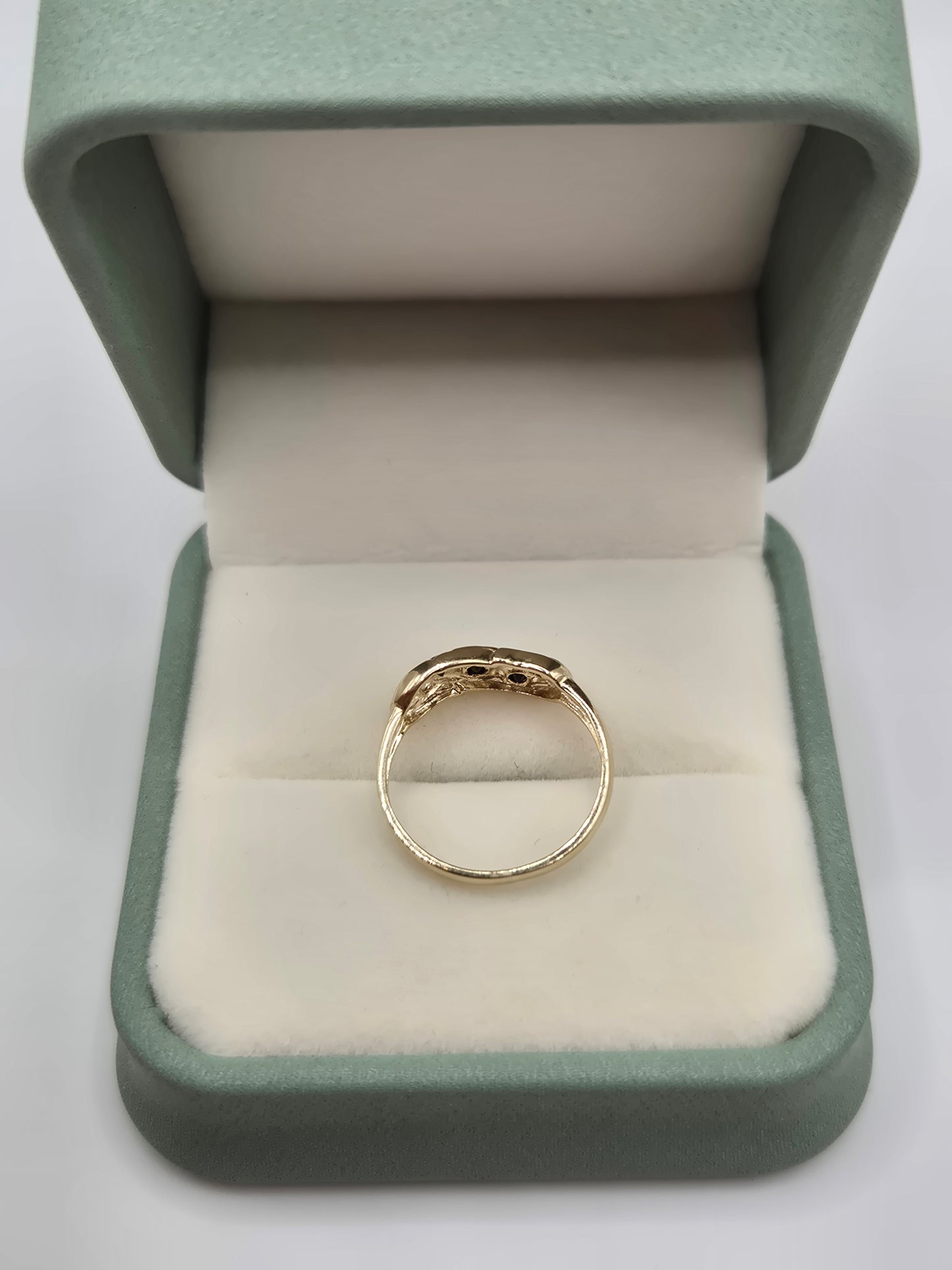 9ct gold sapphire ring