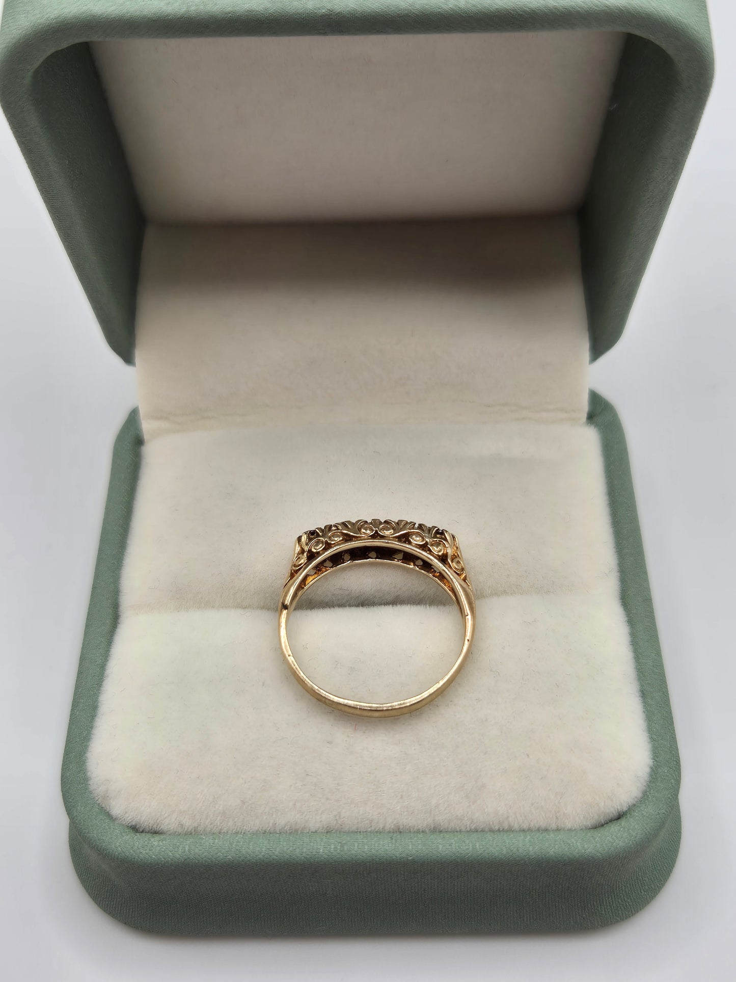 9ct gold garnet and opal ring