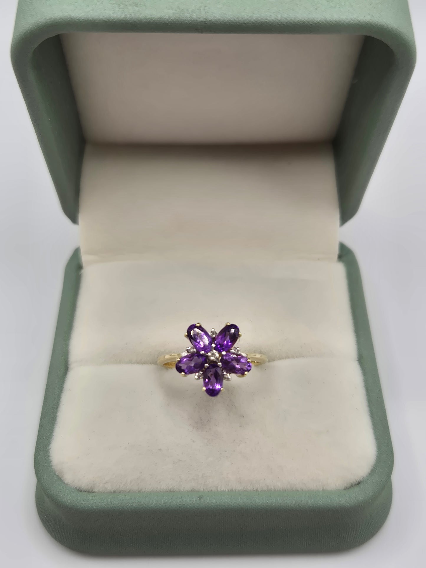 9ct gold amethyst and diamond ring