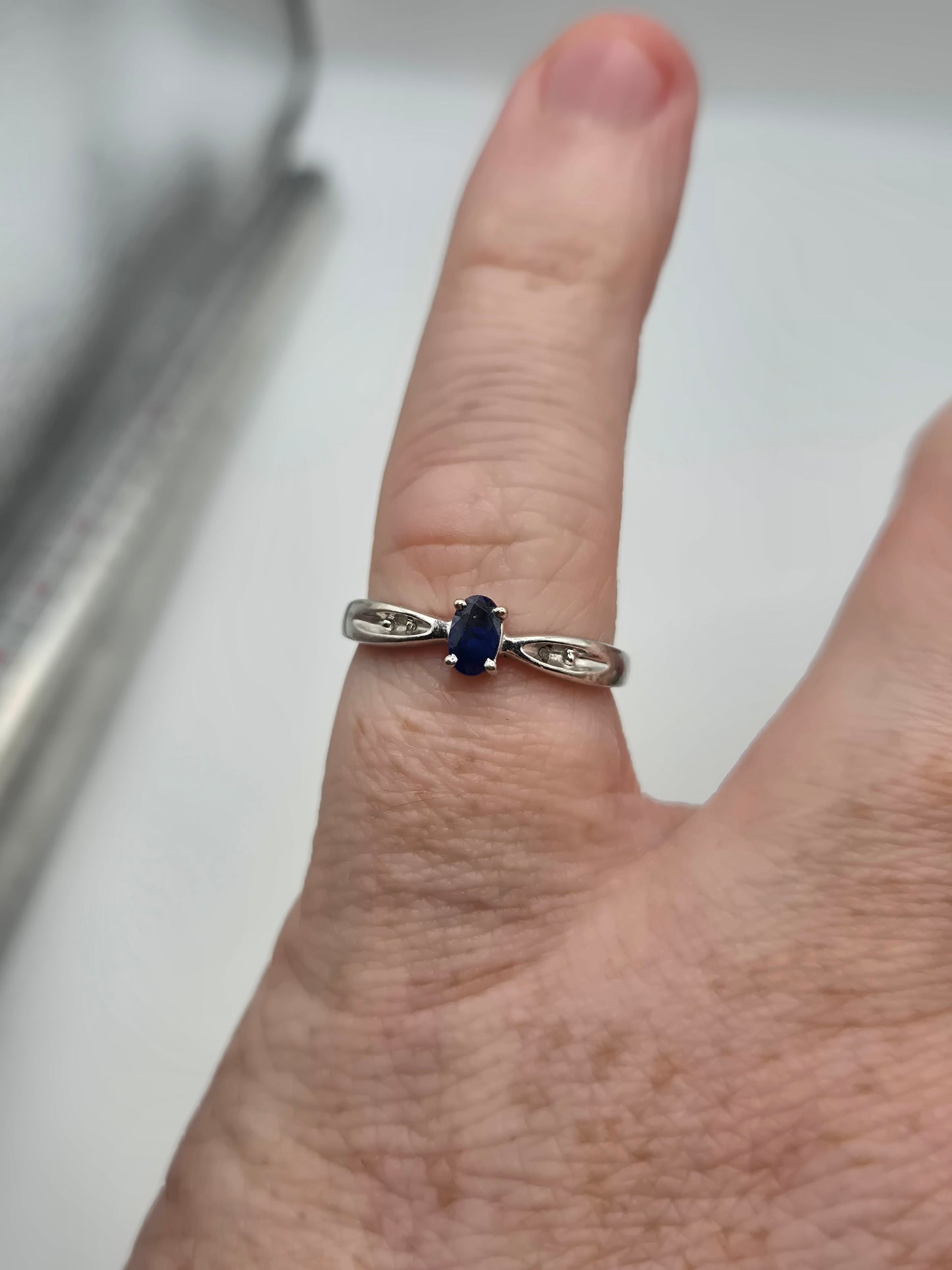 9ct white gold sapphire and diamond ring