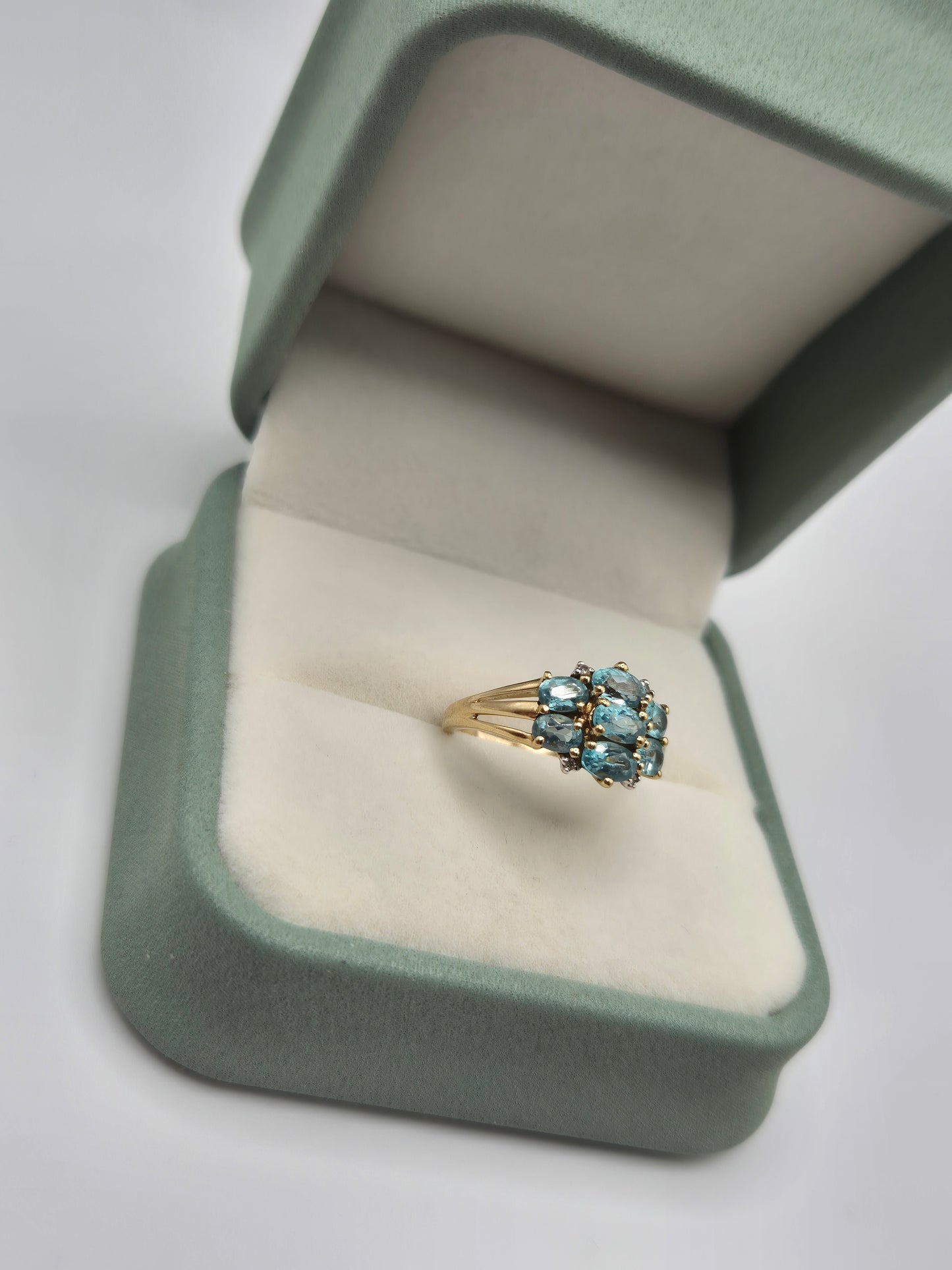 9ct gold topaz and diamond ring