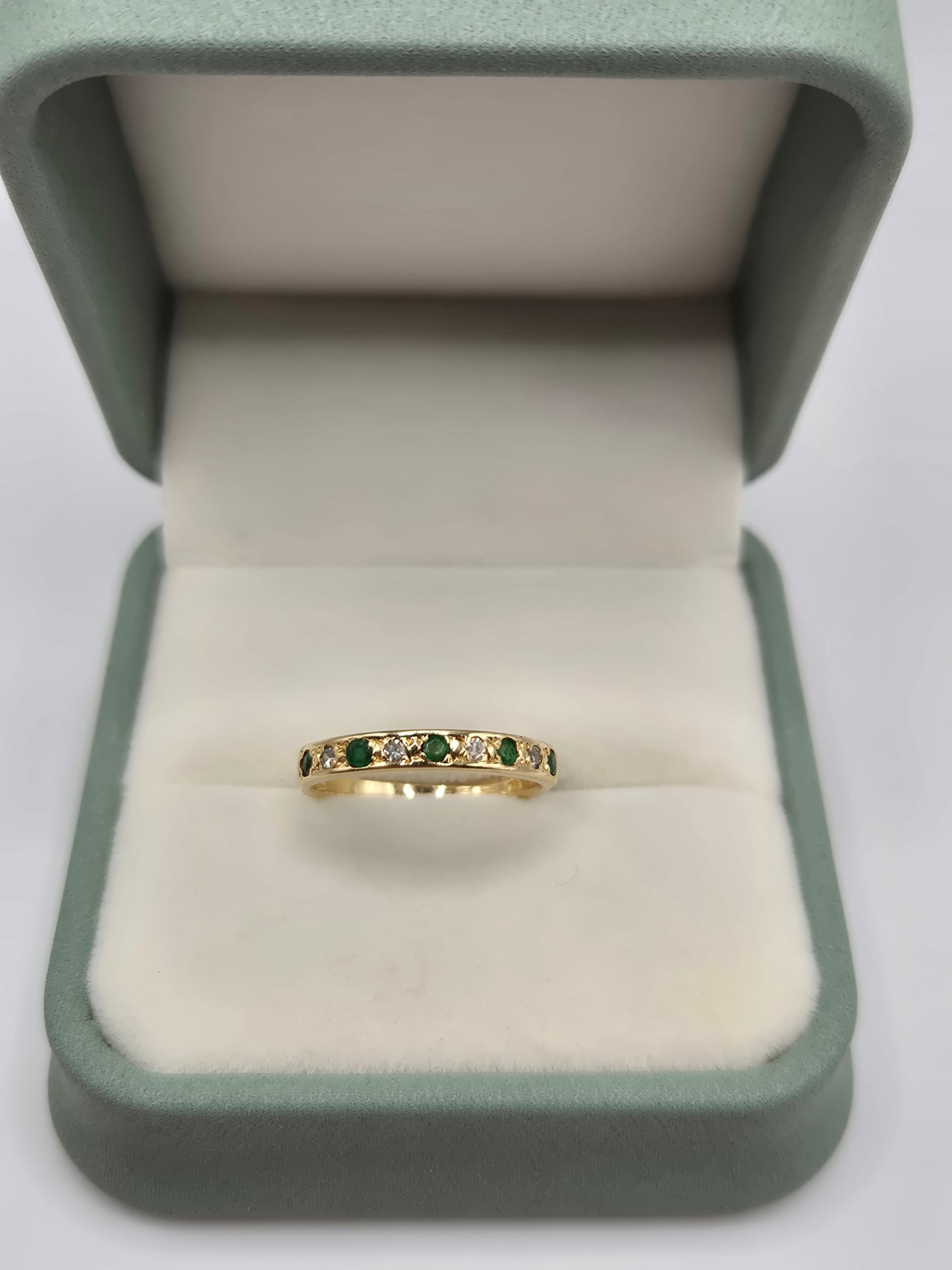 18ct gold emerald and diamond ring