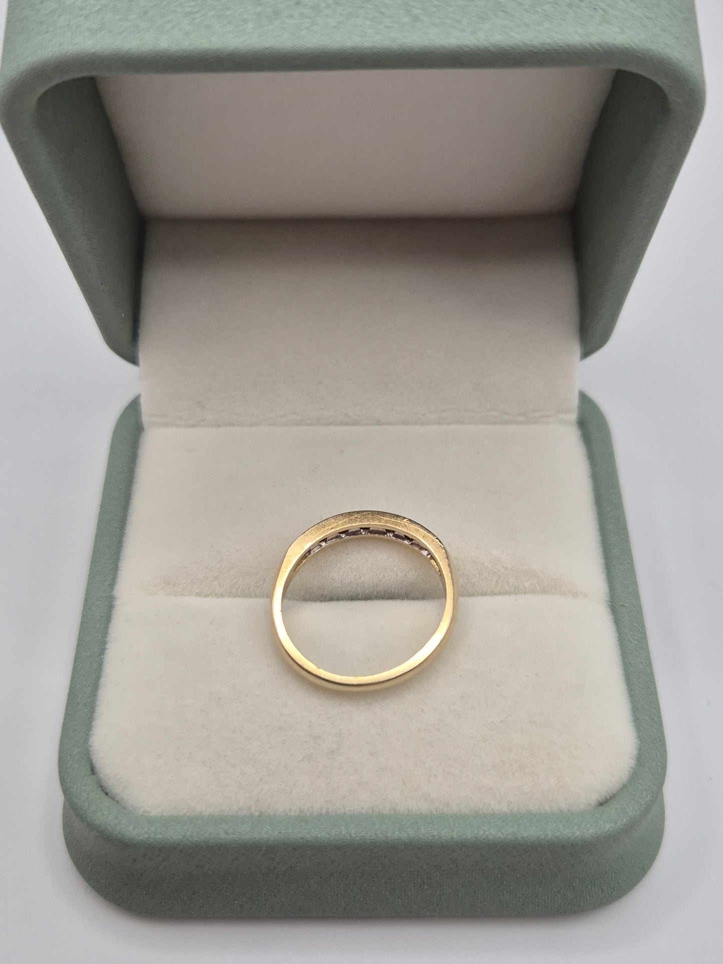 9ct gold cz ring