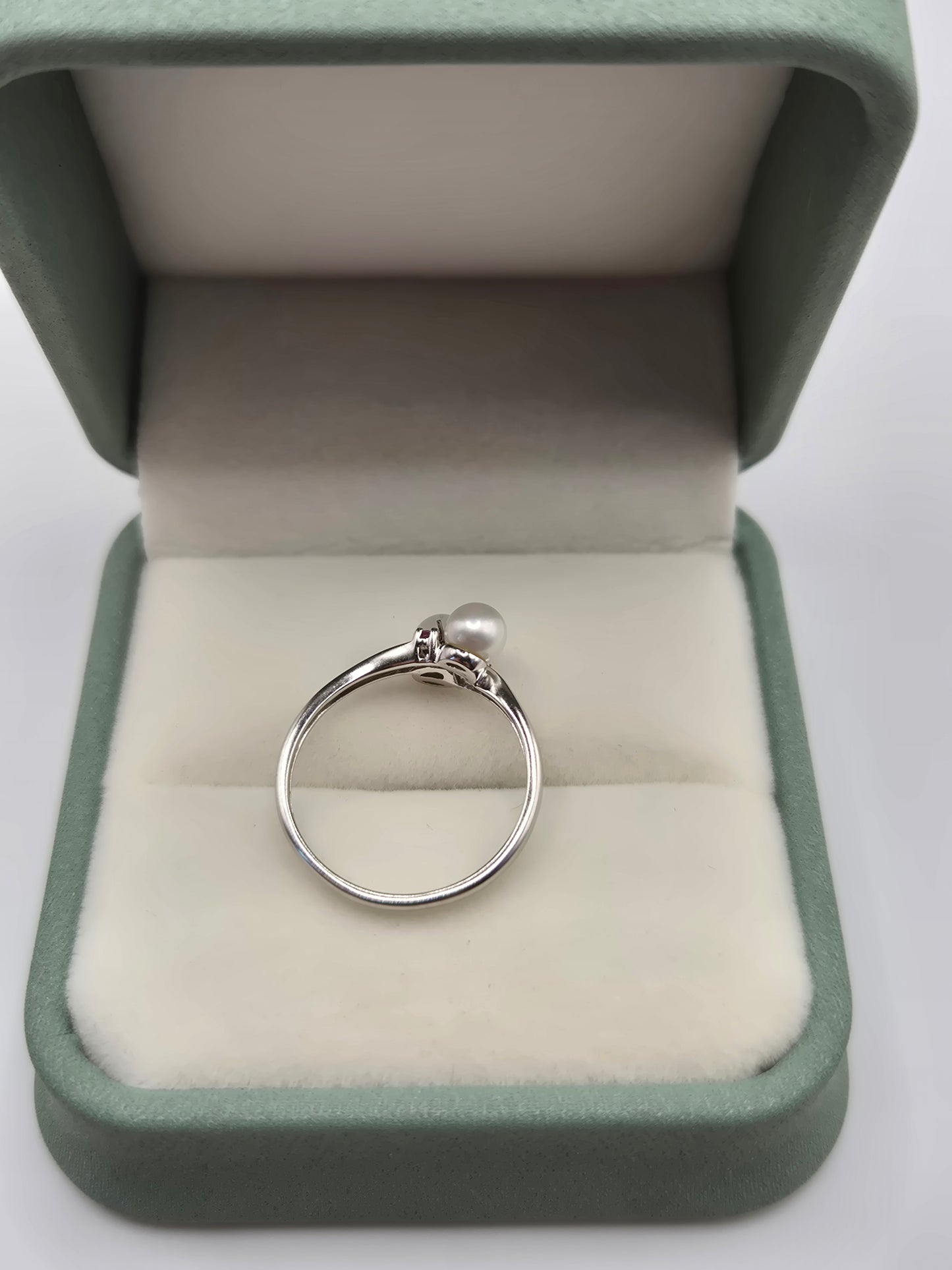 9ct white gold pearl and pink topaz ring