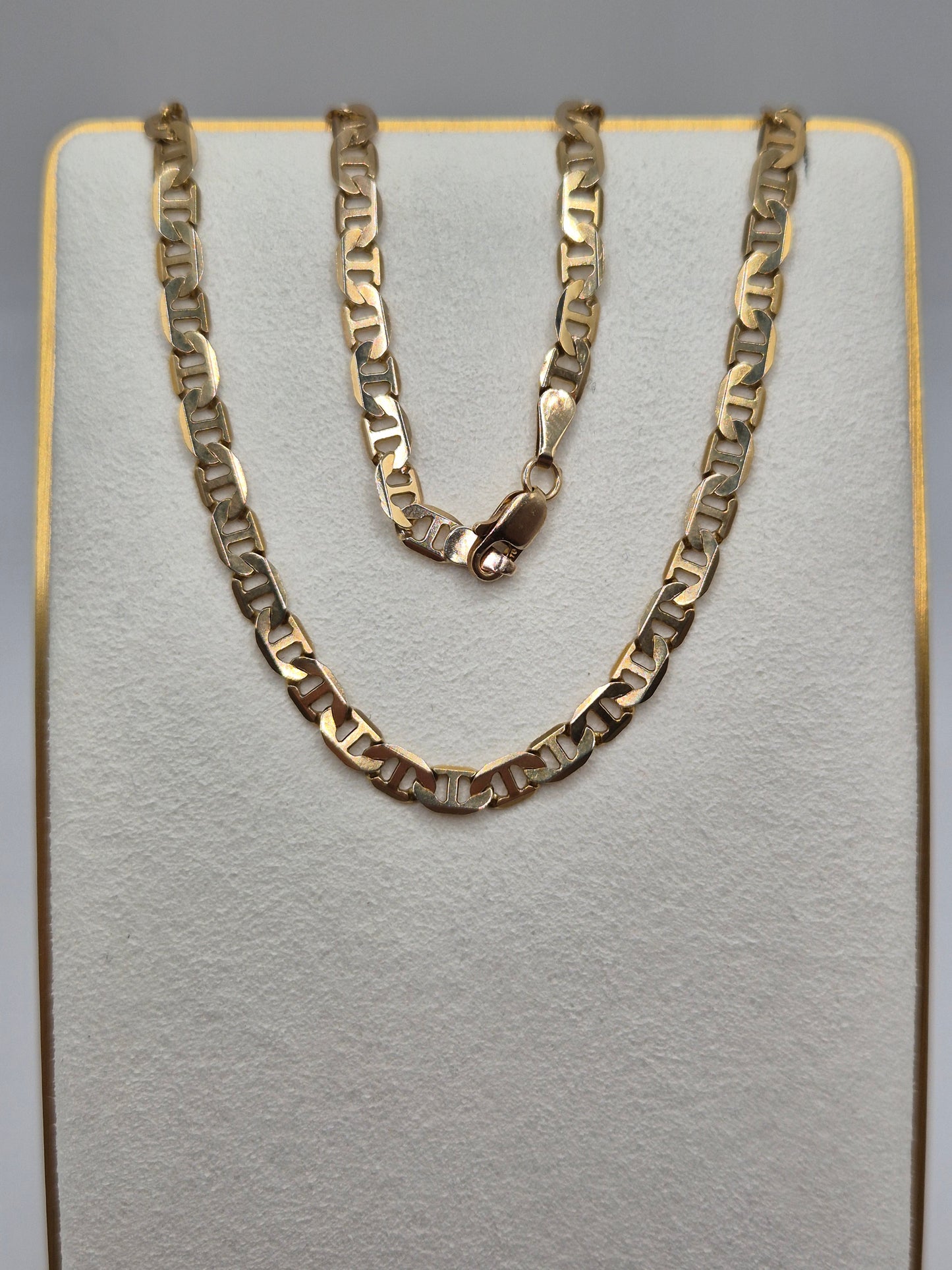 9ct gold mariner link chain (10)