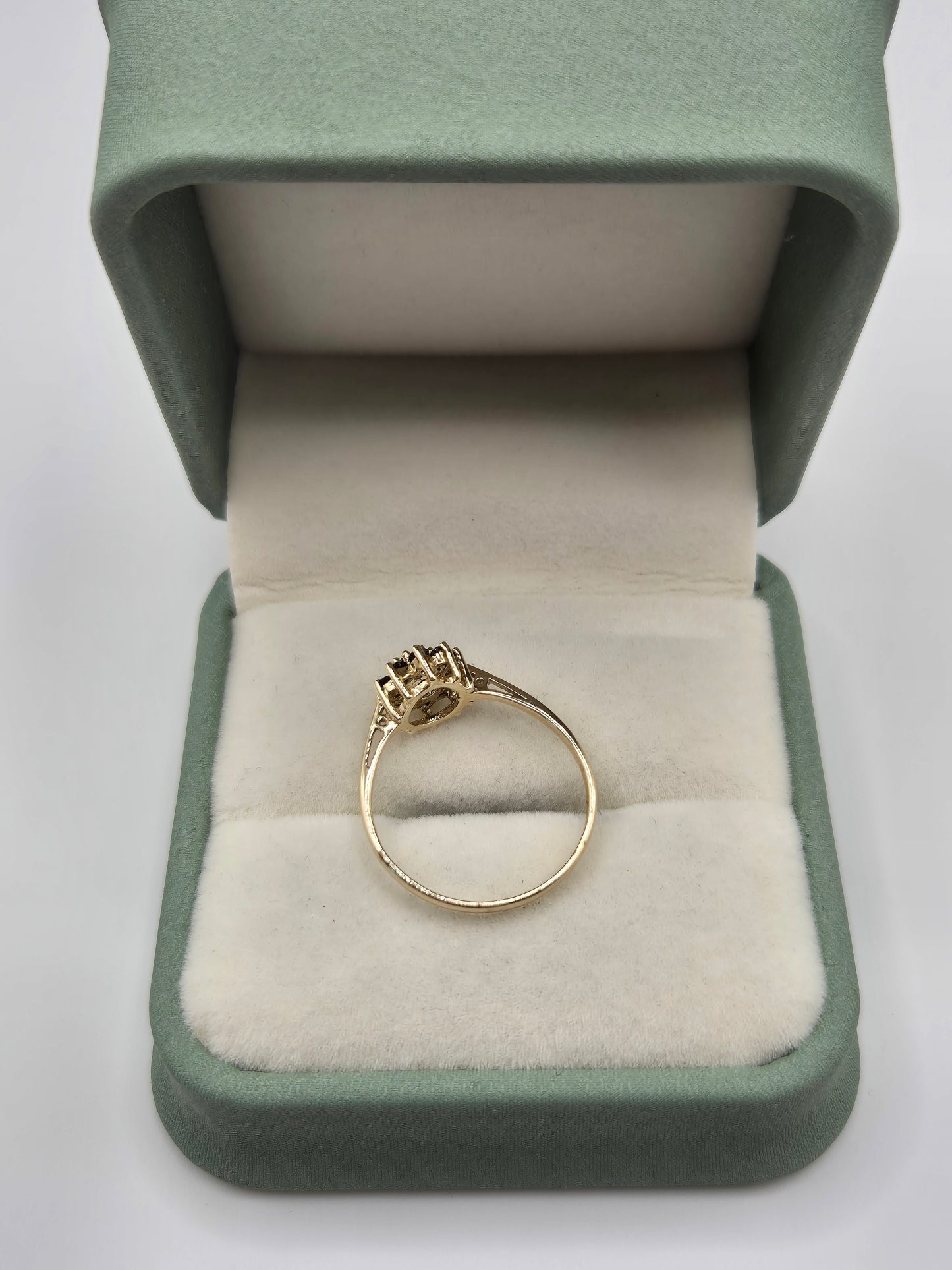 9ct gold sapphire cluster ring
