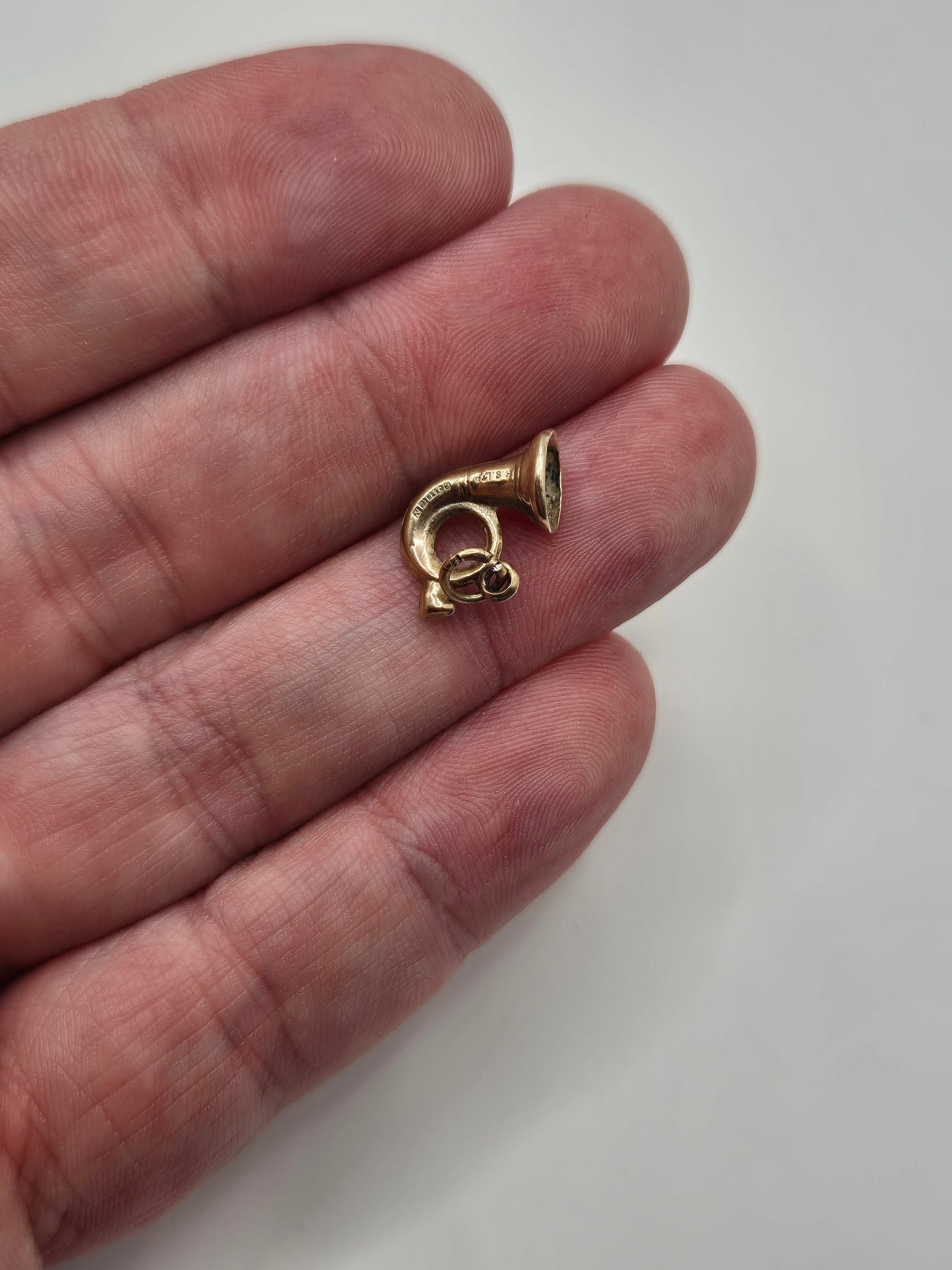 9ct gold french horn charm
