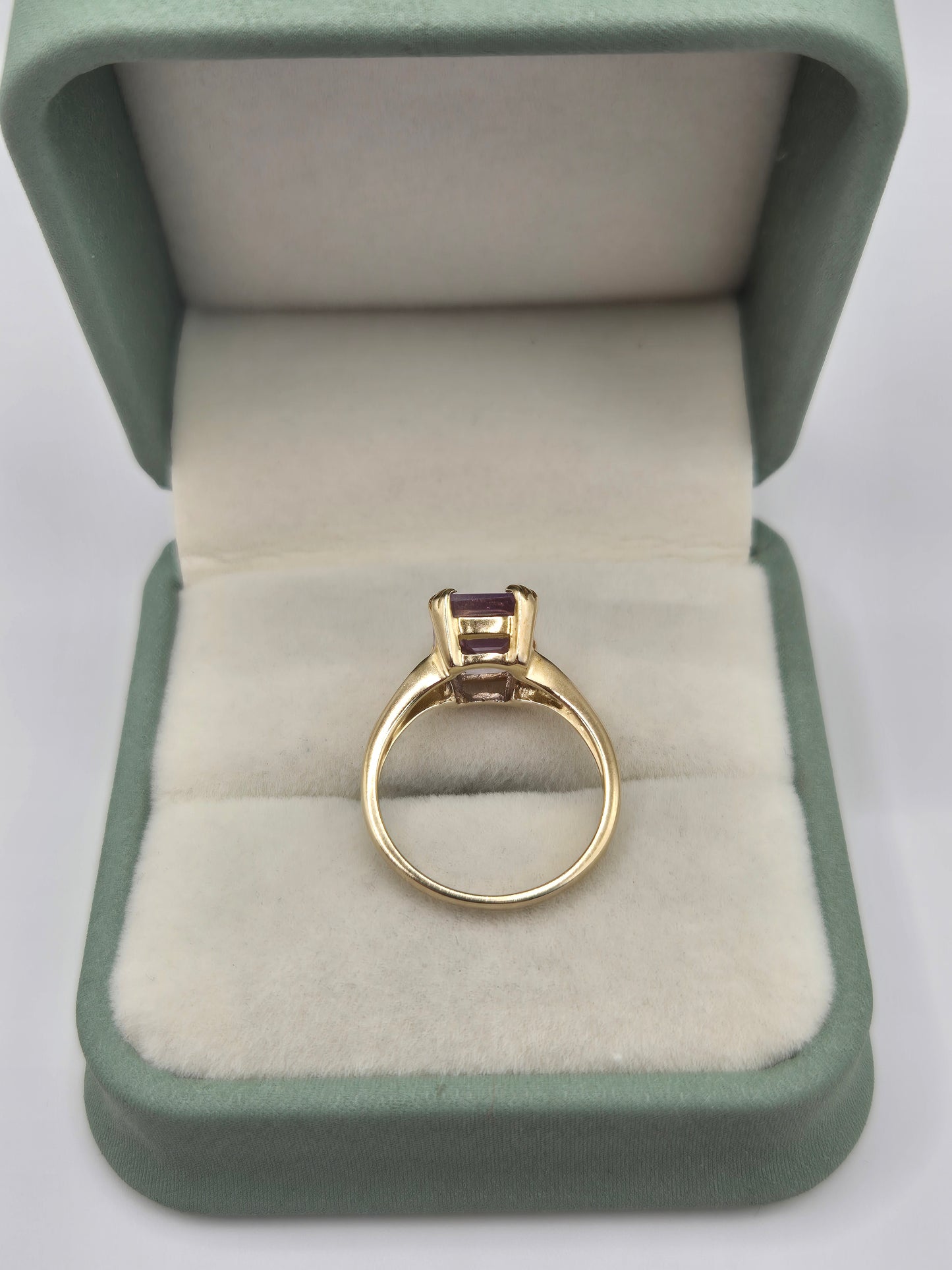 9ct gold amethyst ring