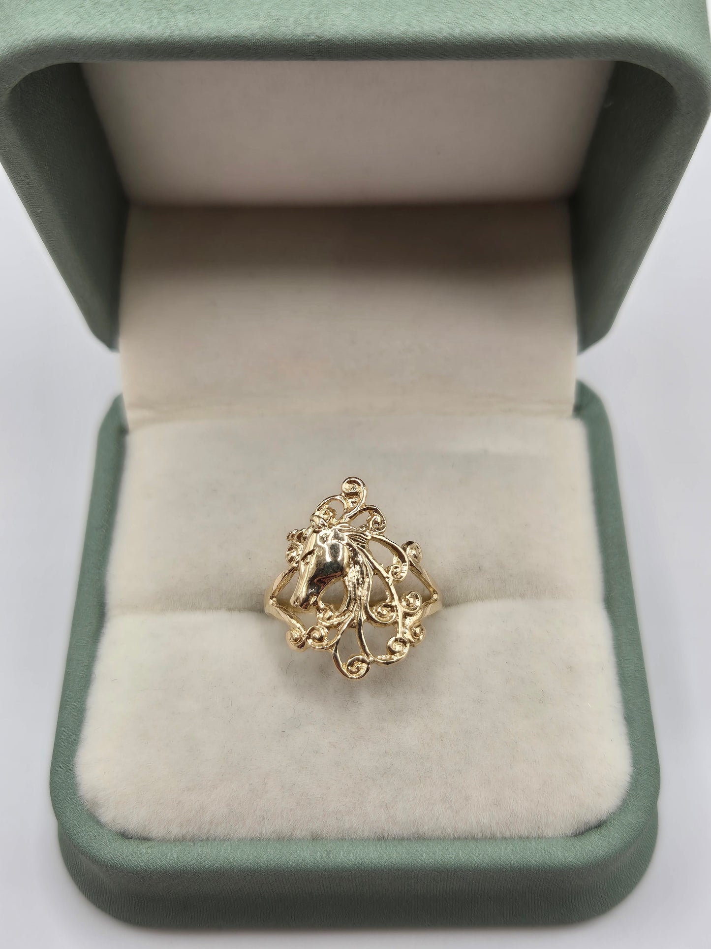 9ct gold unicorn ring