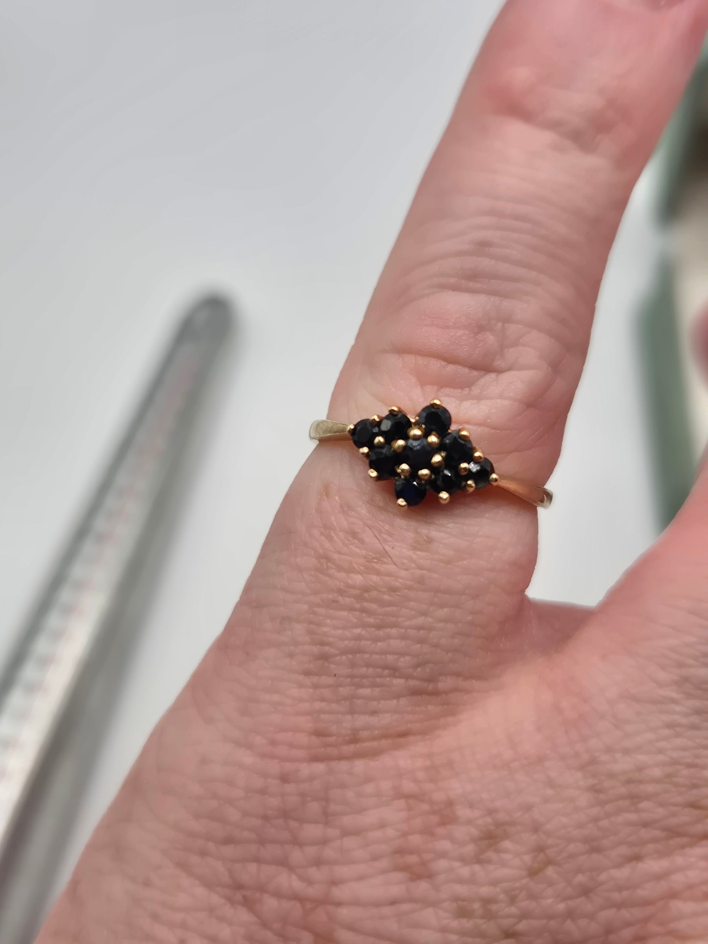 9ct gold sapphire ring