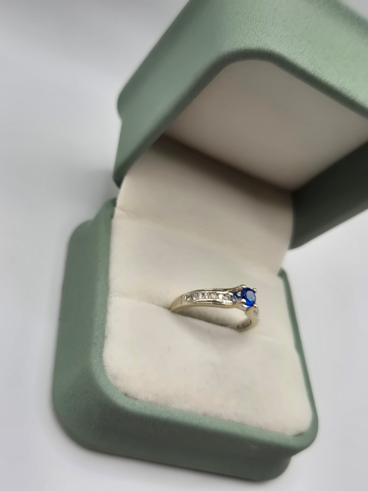 9ct white gold synthetic sapphire and diamond ring