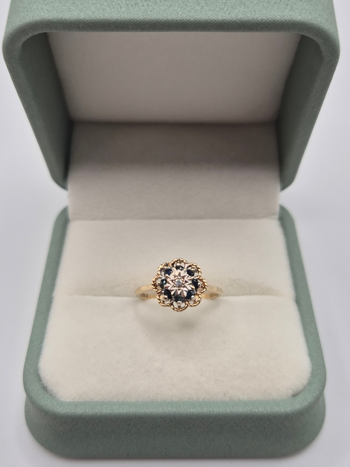 9ct gold sapphire and diamond ring