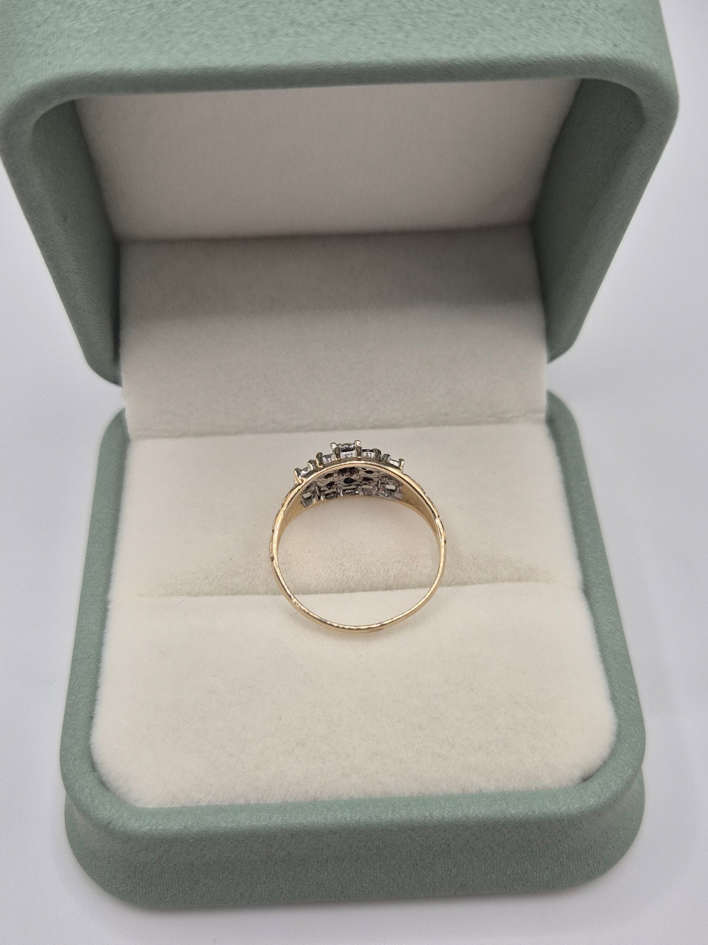 9ct gold sapphire and diamond ring