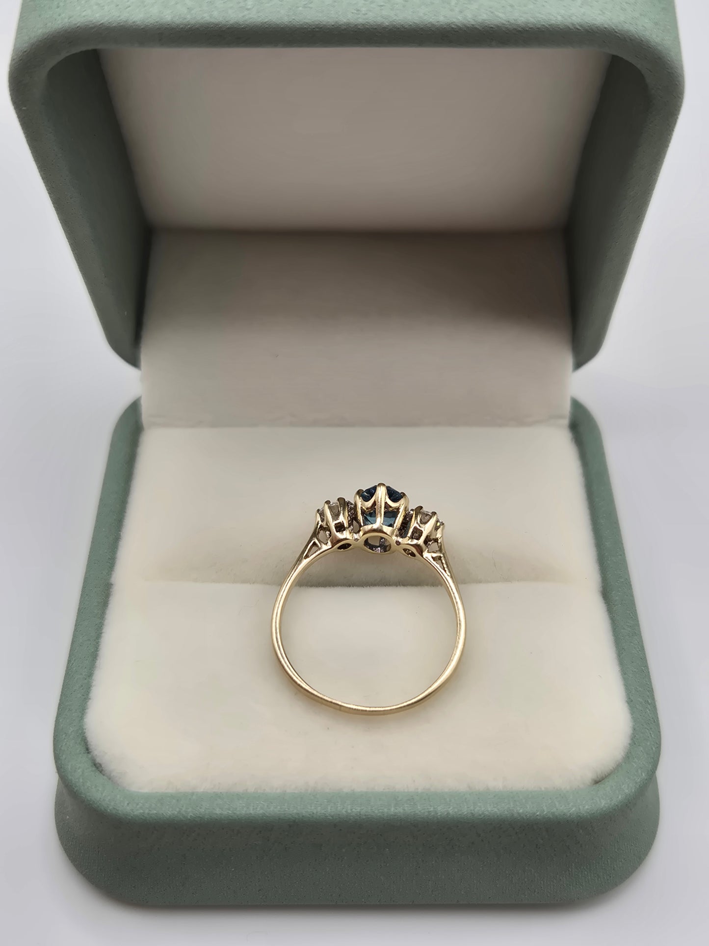 9ct gold topaz and cz ring