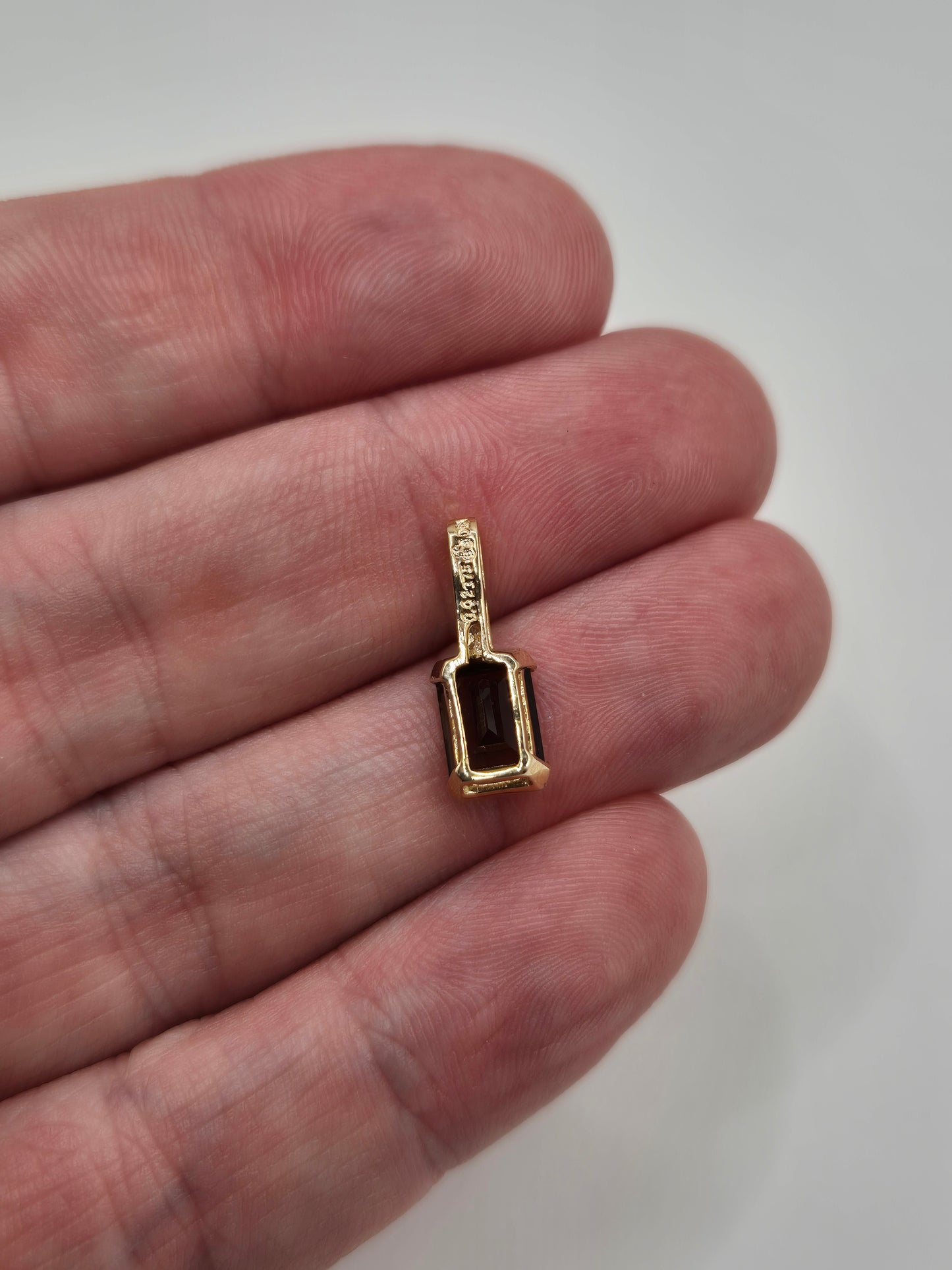 9ct gold smokey quartz and diamond pendant