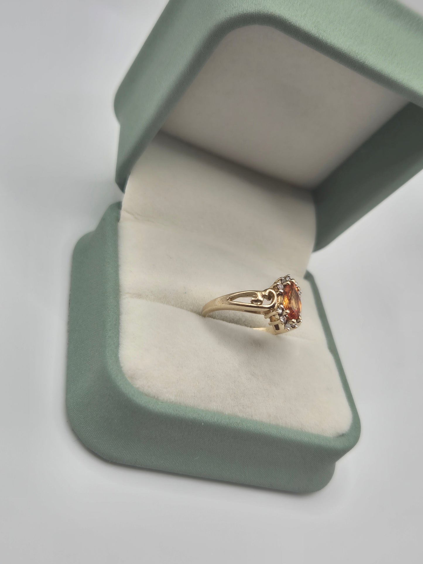 9ct gold citrine and diamond ring