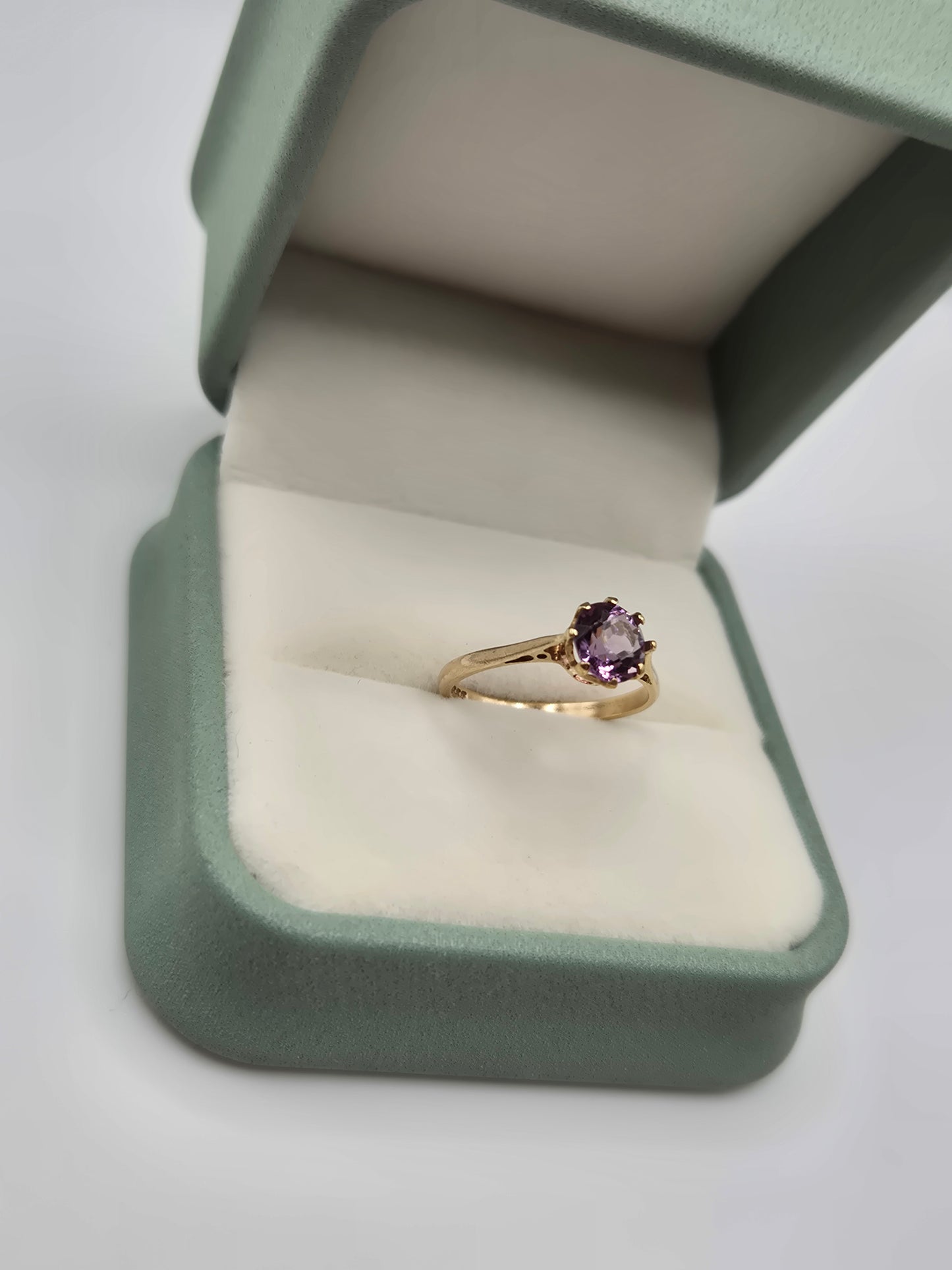 9ct gold amethyst ring