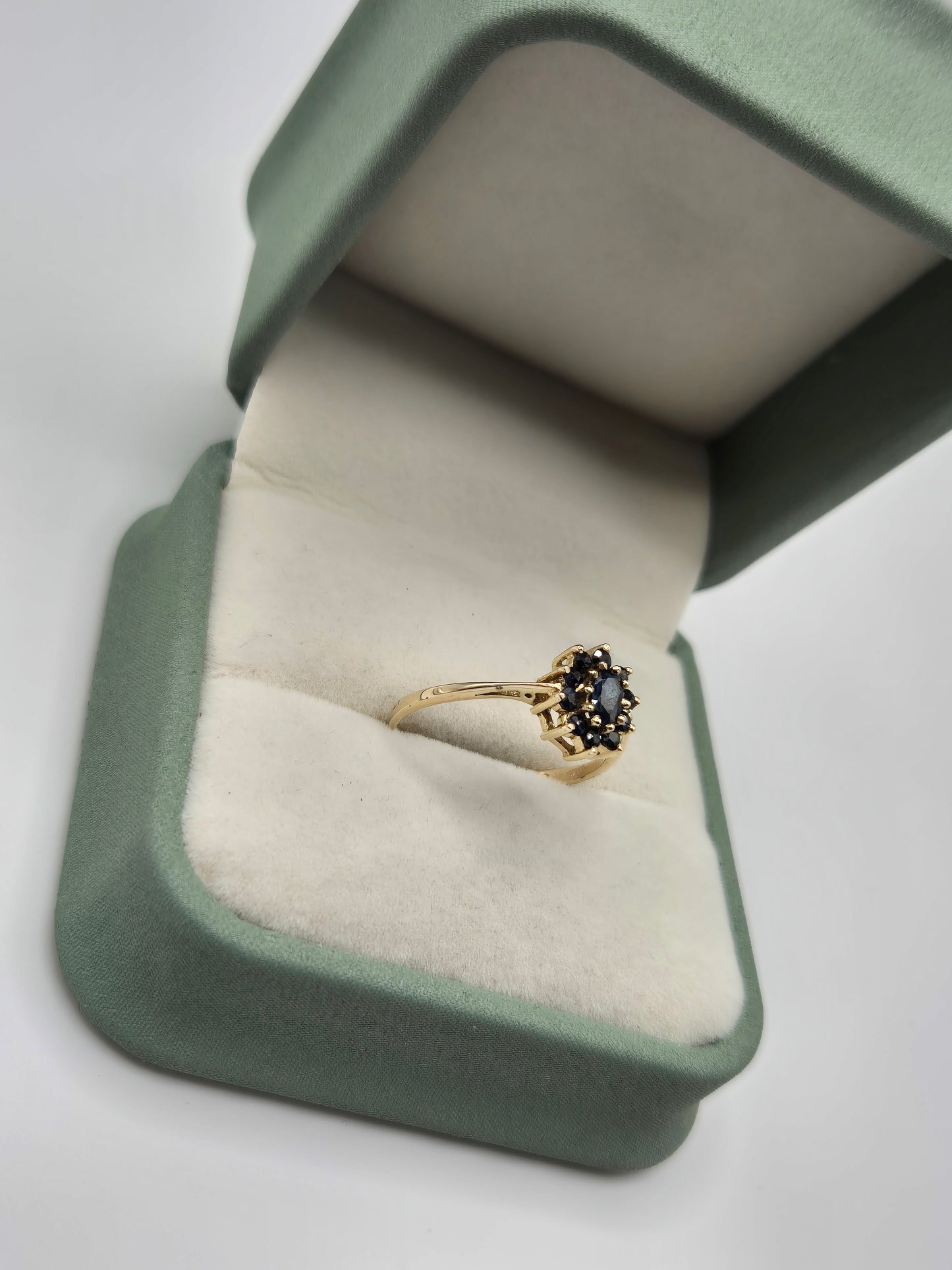 9ct gold sapphire cluster ring