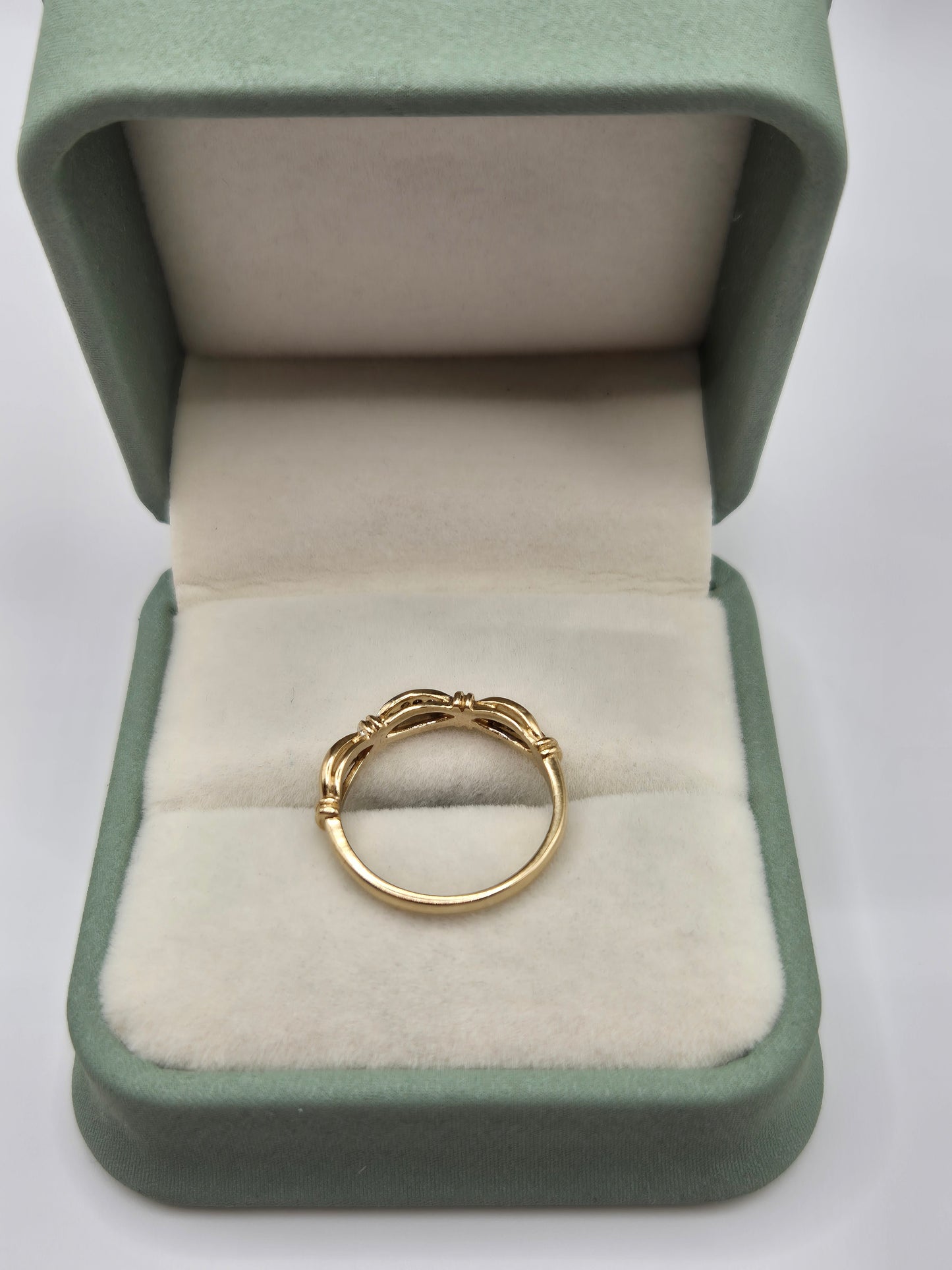 9ct gold diamond ring