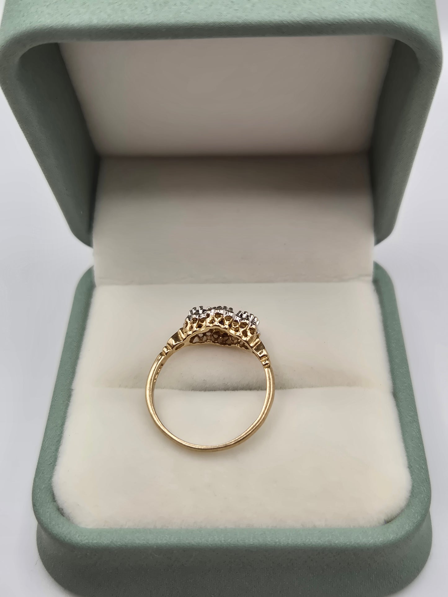 9ct gold amethyst and diamond ring