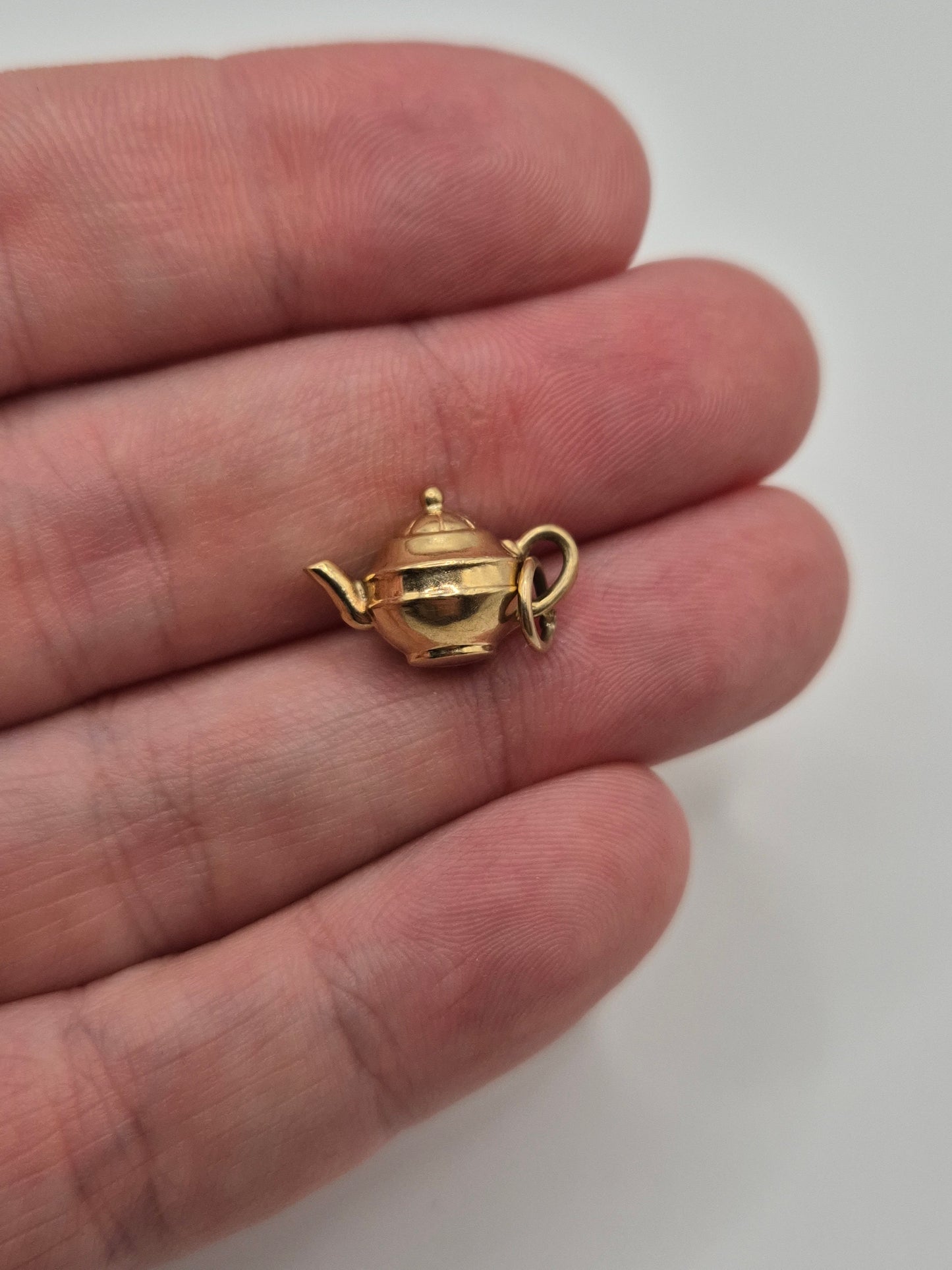 9ct gold teapot charm