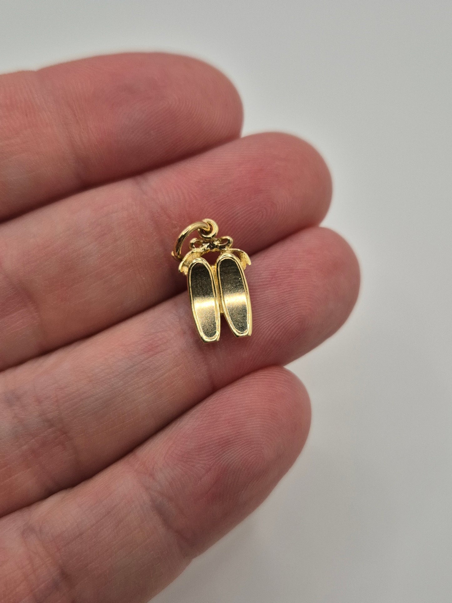 9ct gold ballet shoes charm