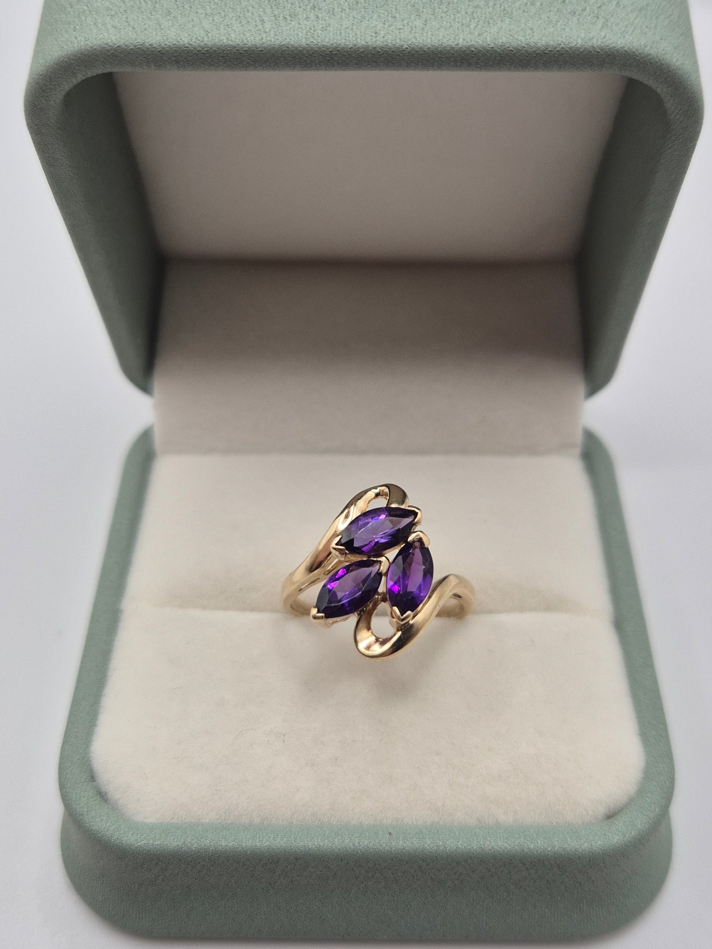 9ct gold amethyst ring