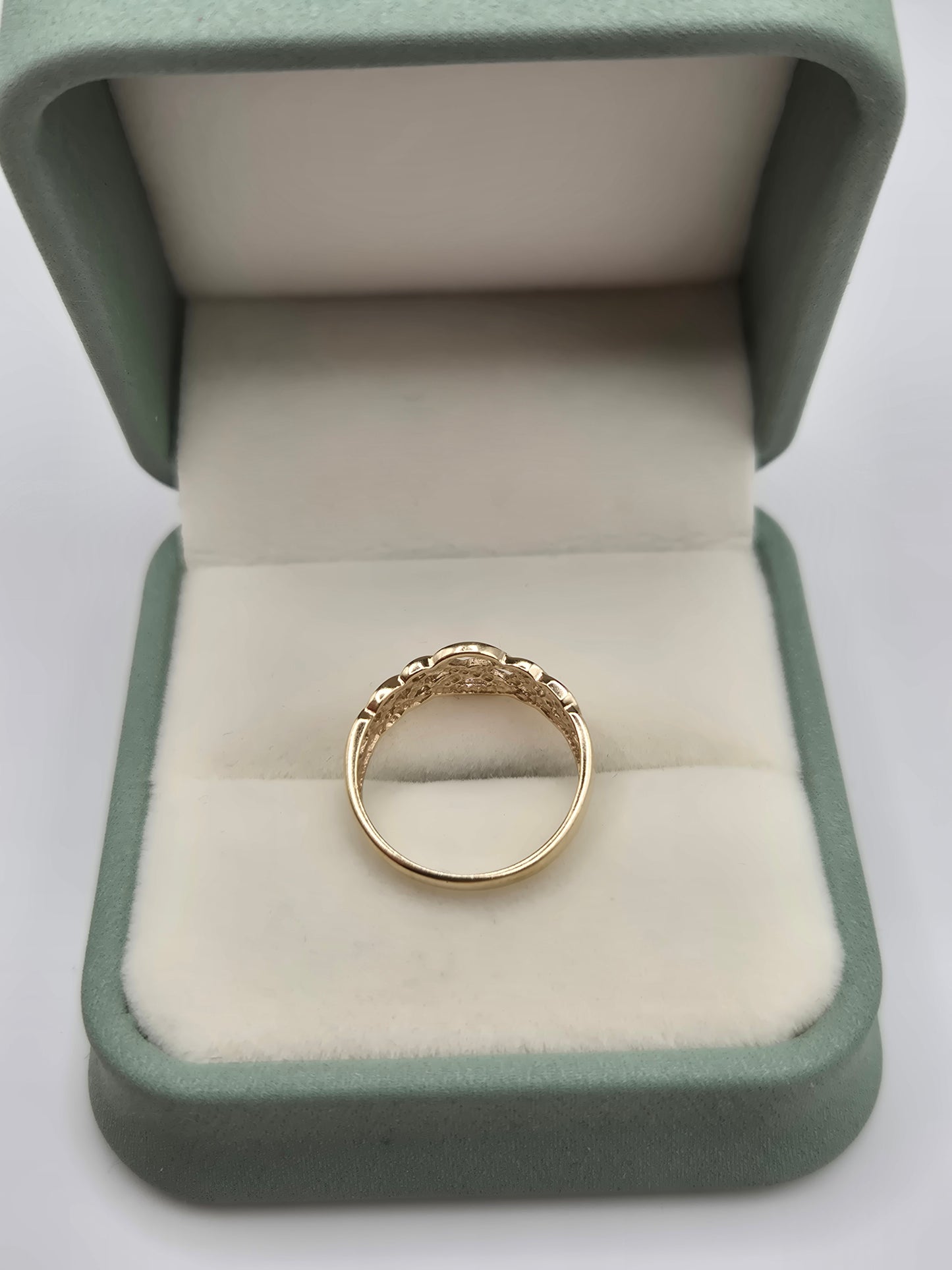 9ct gold celtic ring