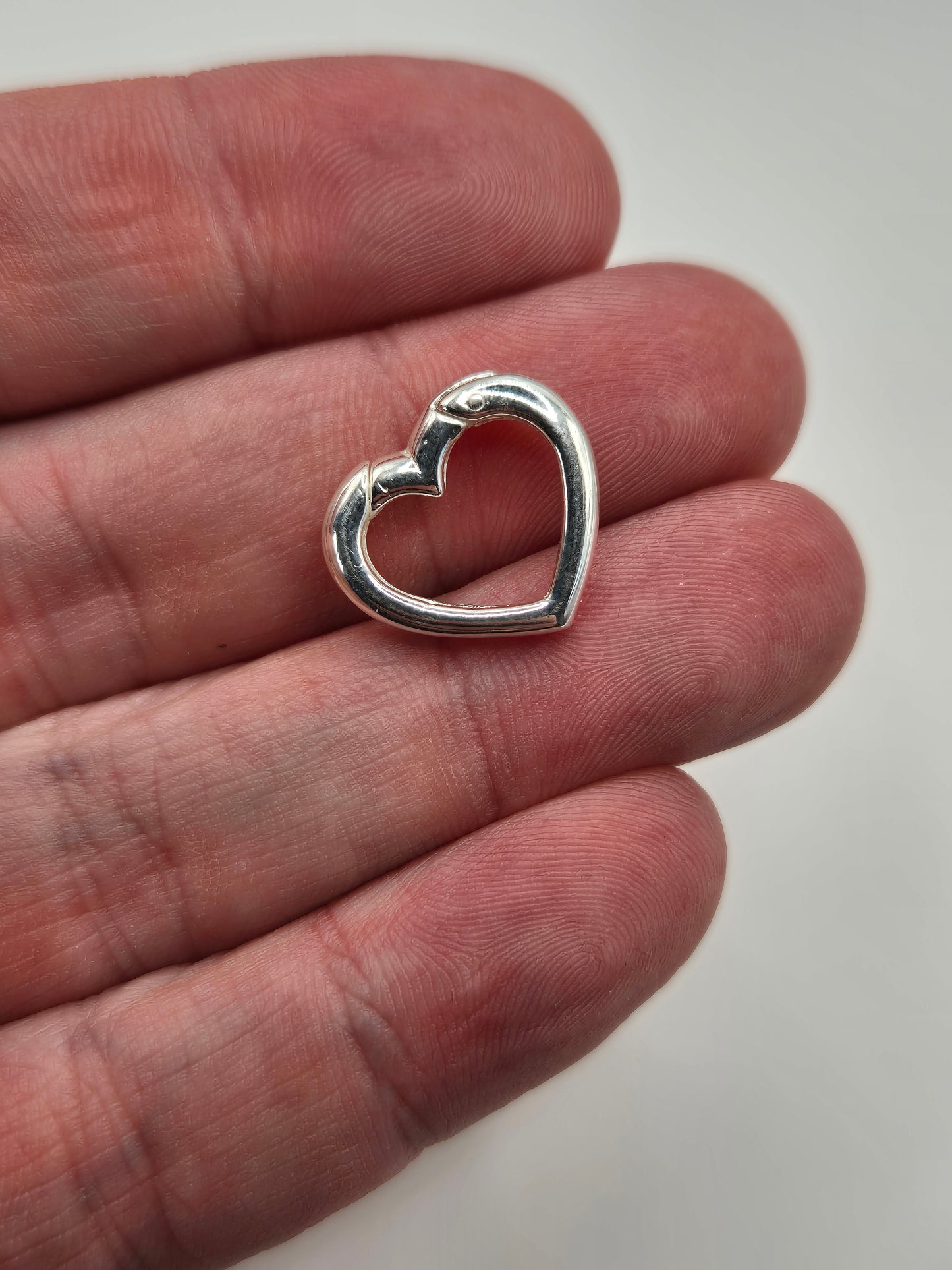 Silver heart clasp