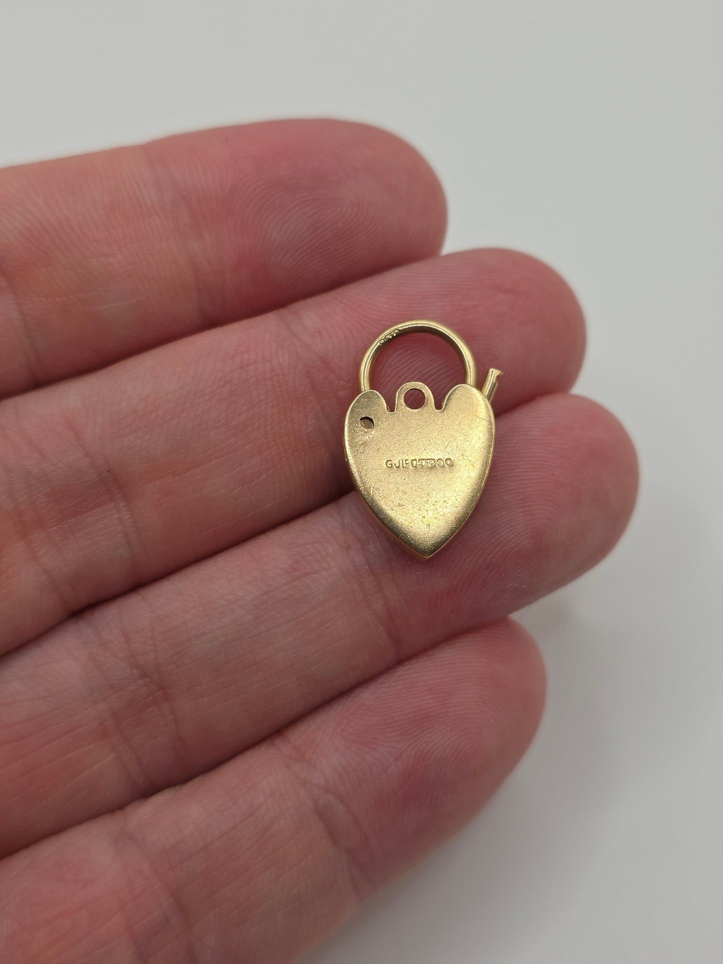 9ct gold padlock 45