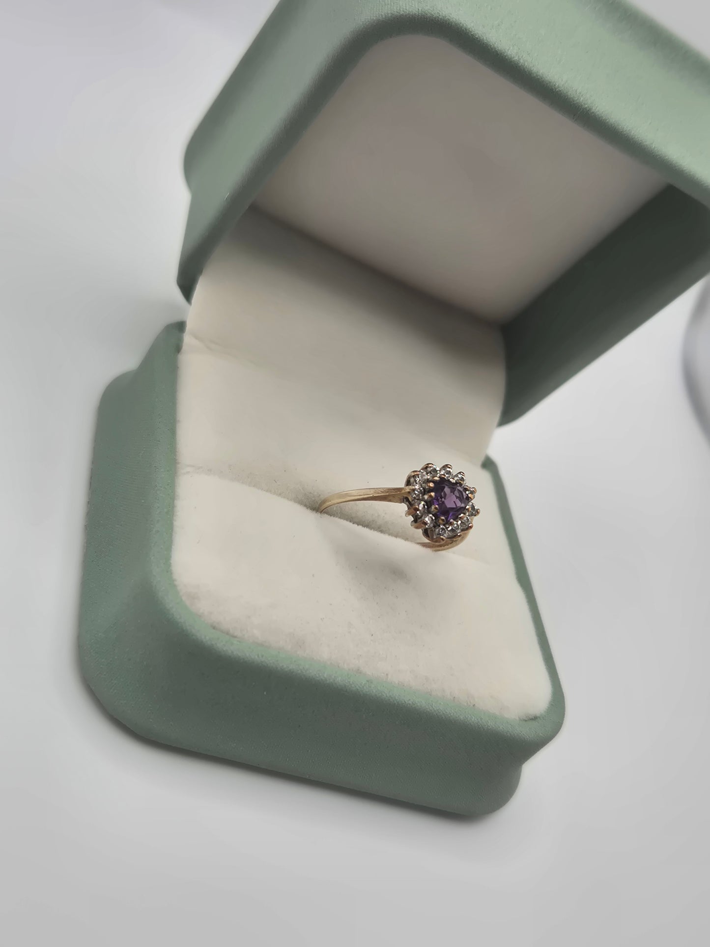 9ct gold amethyst and cz ring