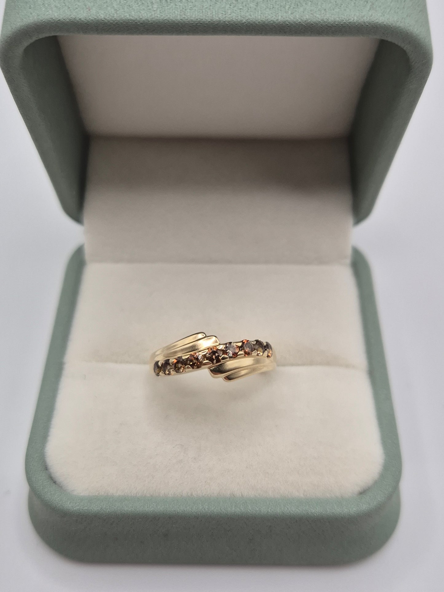 9ct gold quartz ring