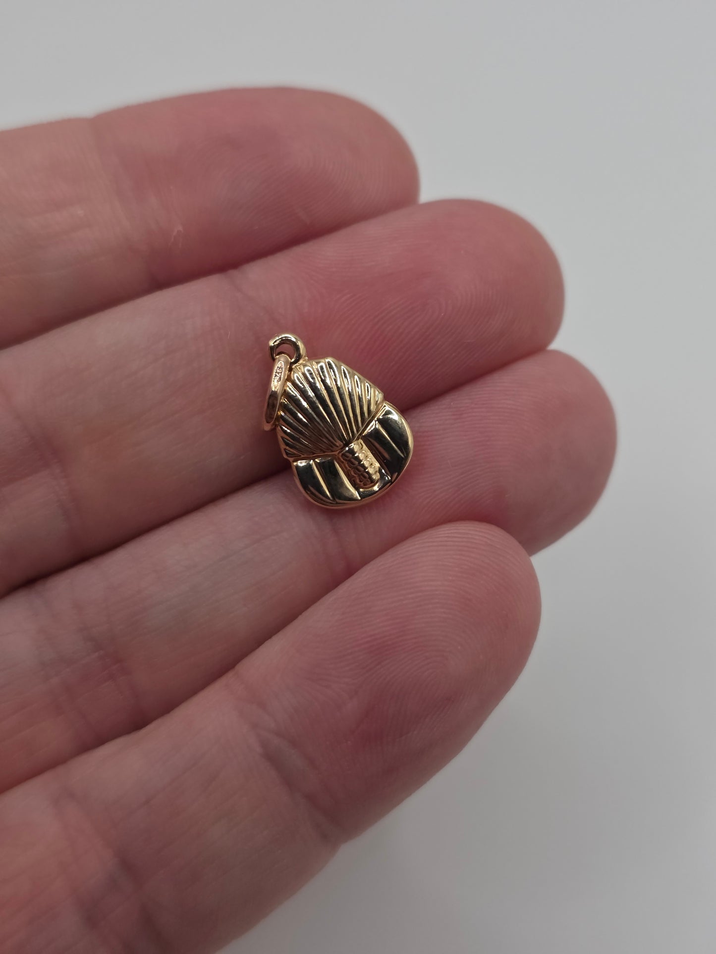 9ct gold tutankhamun charm