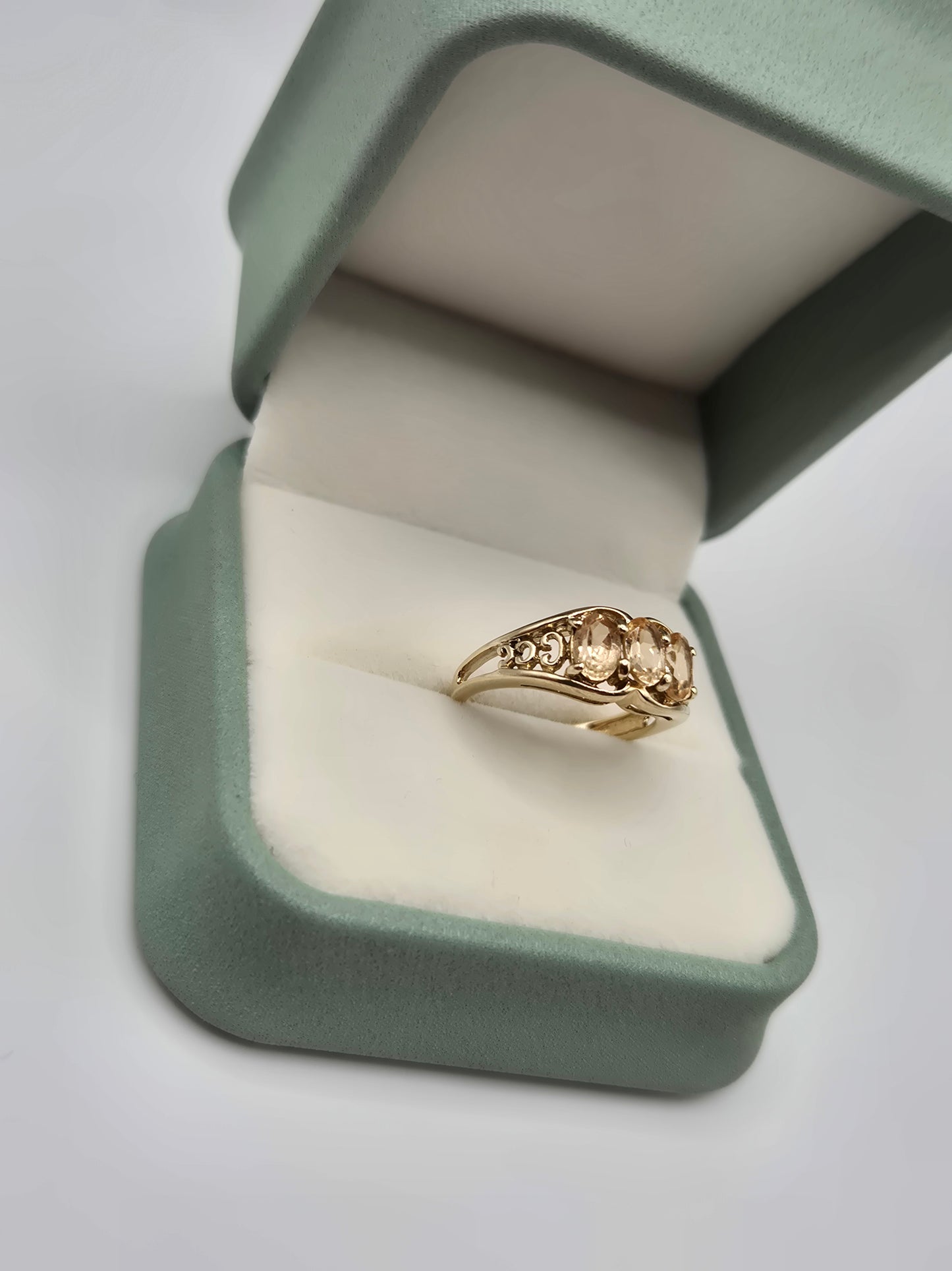 9ct gold morganite ring
