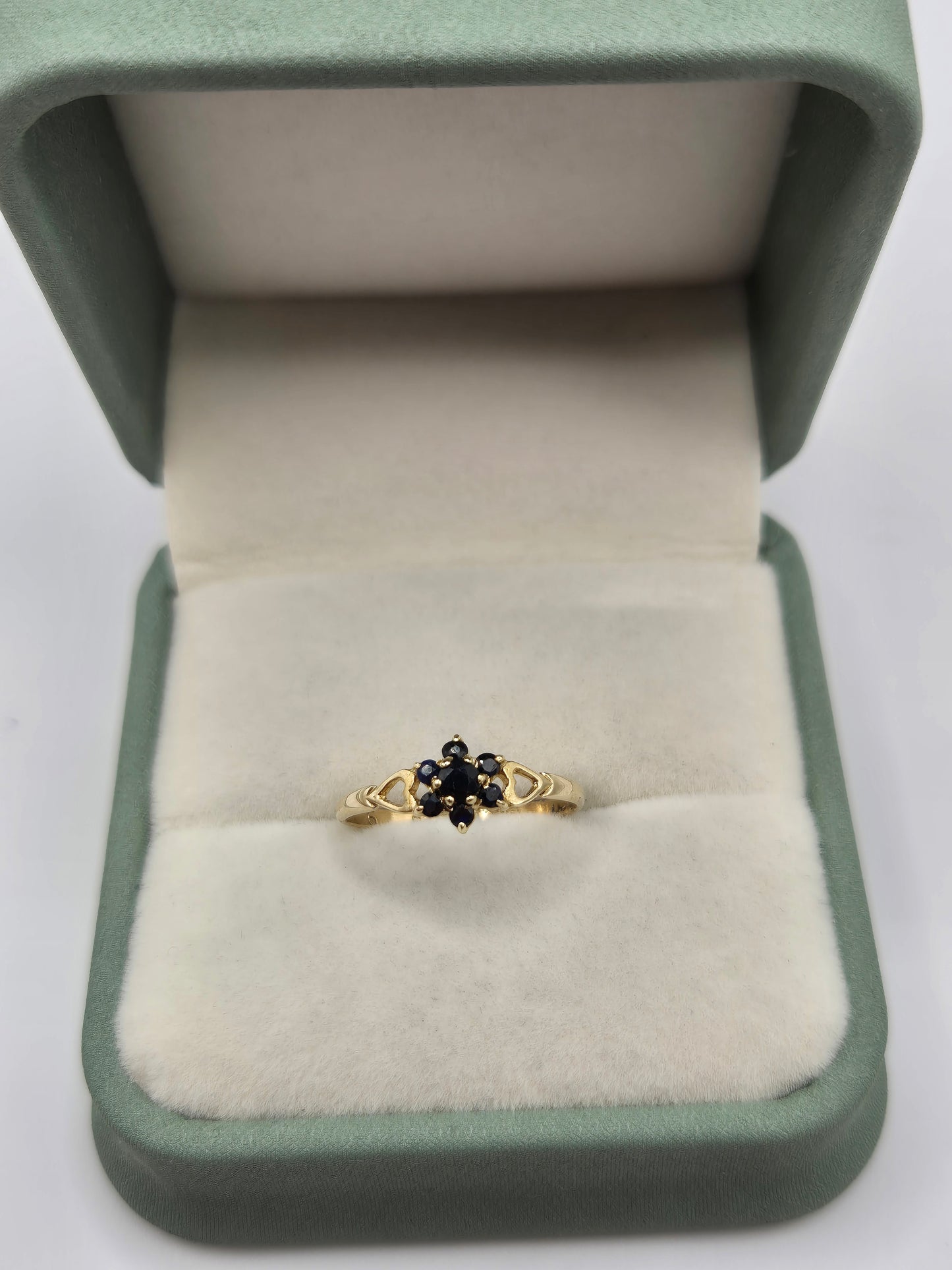 9ct gold sapphire ring