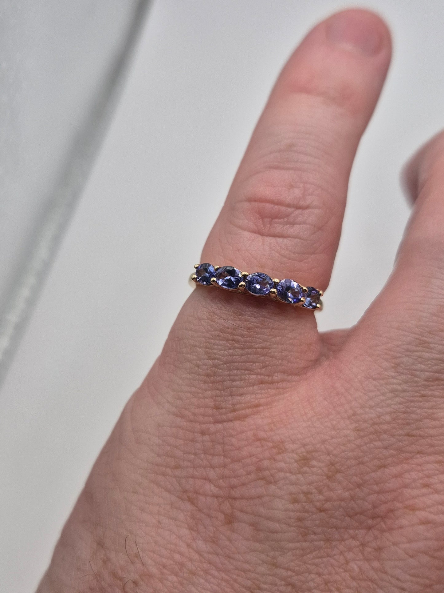 9ct gold tanzanite ring