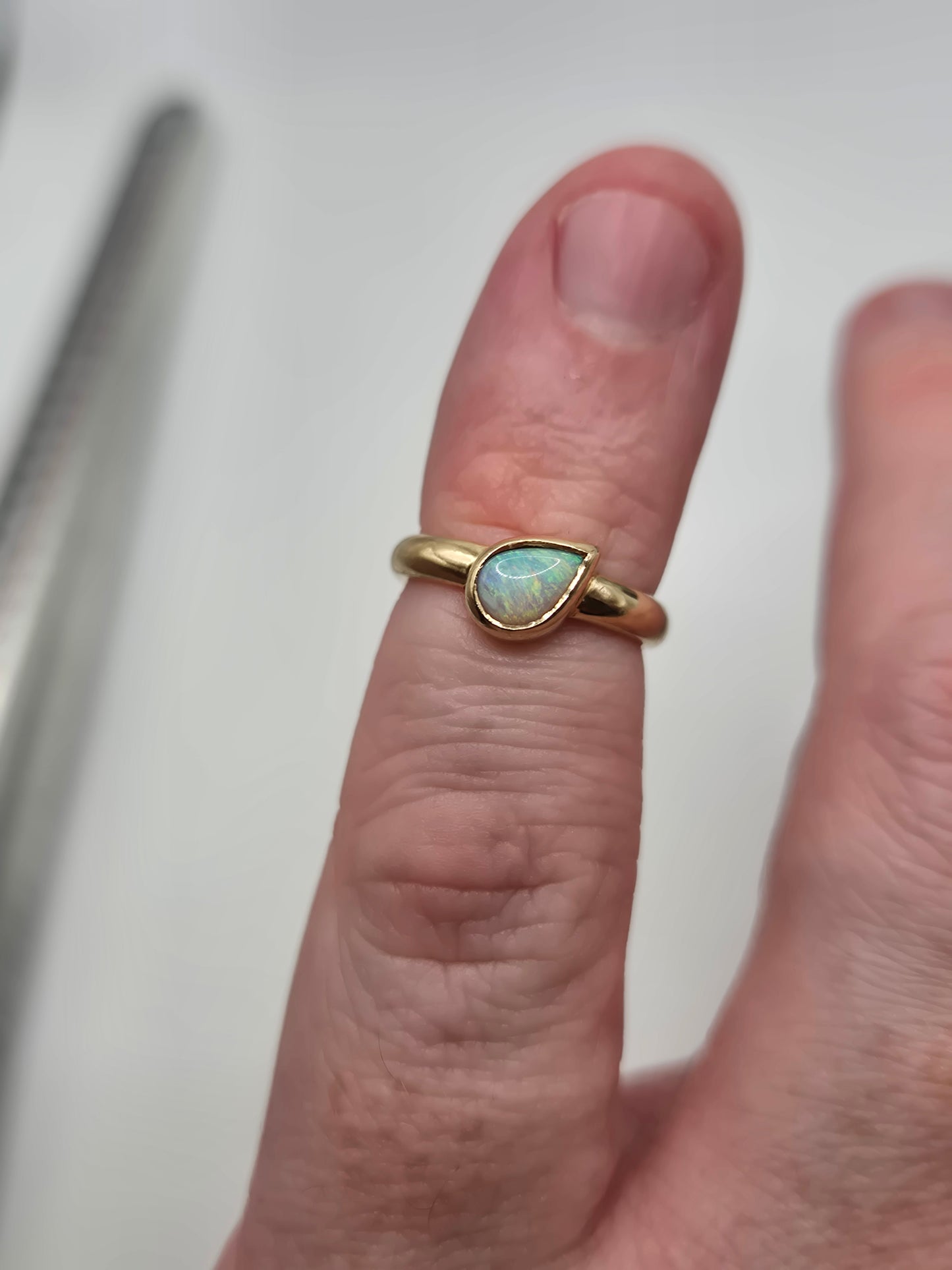 9ct gold opal ring